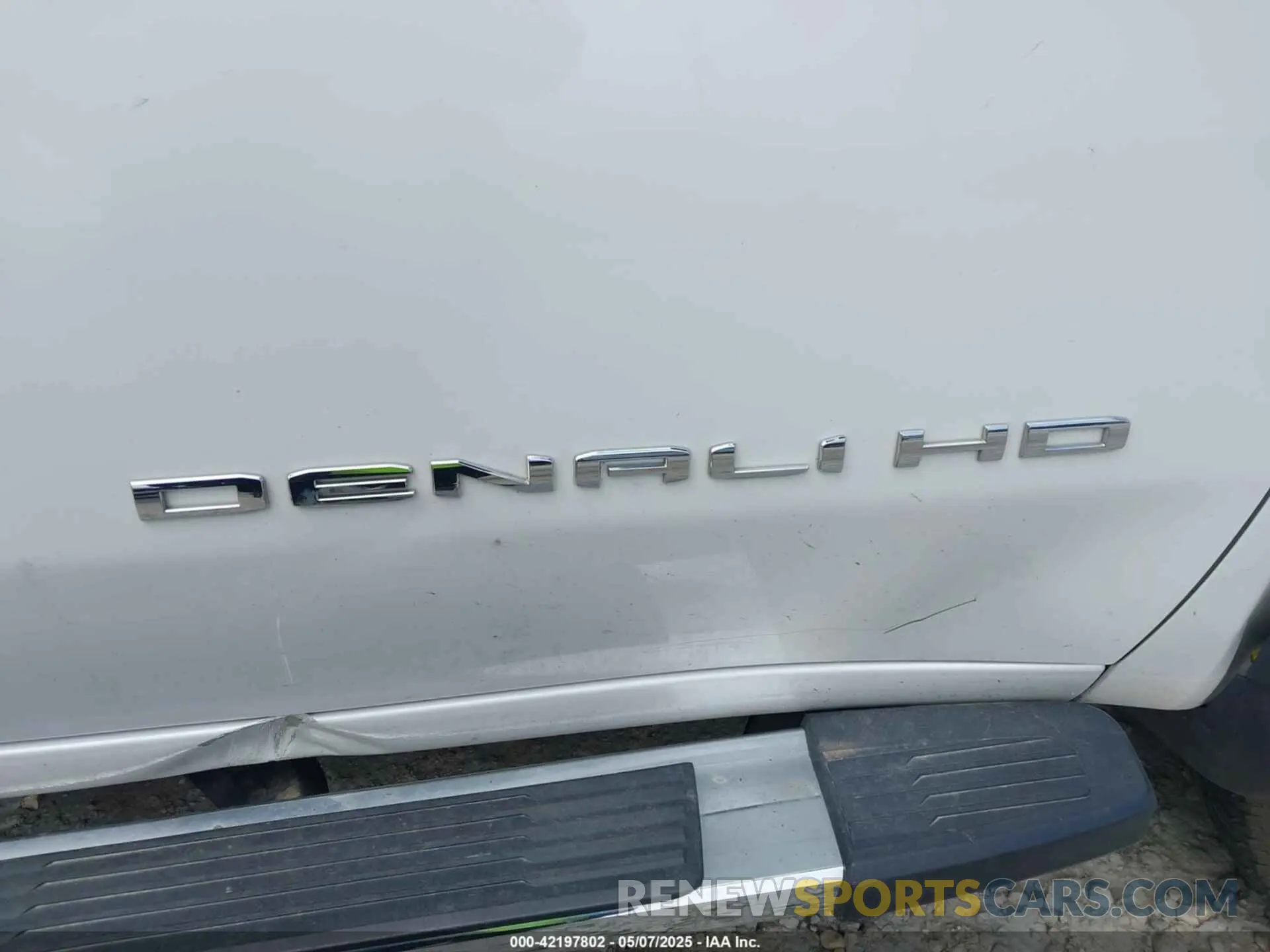 12 fotografías del automóvil dañado 1GT49REY3NF128540 GMC SIERRA 2500HD 2022