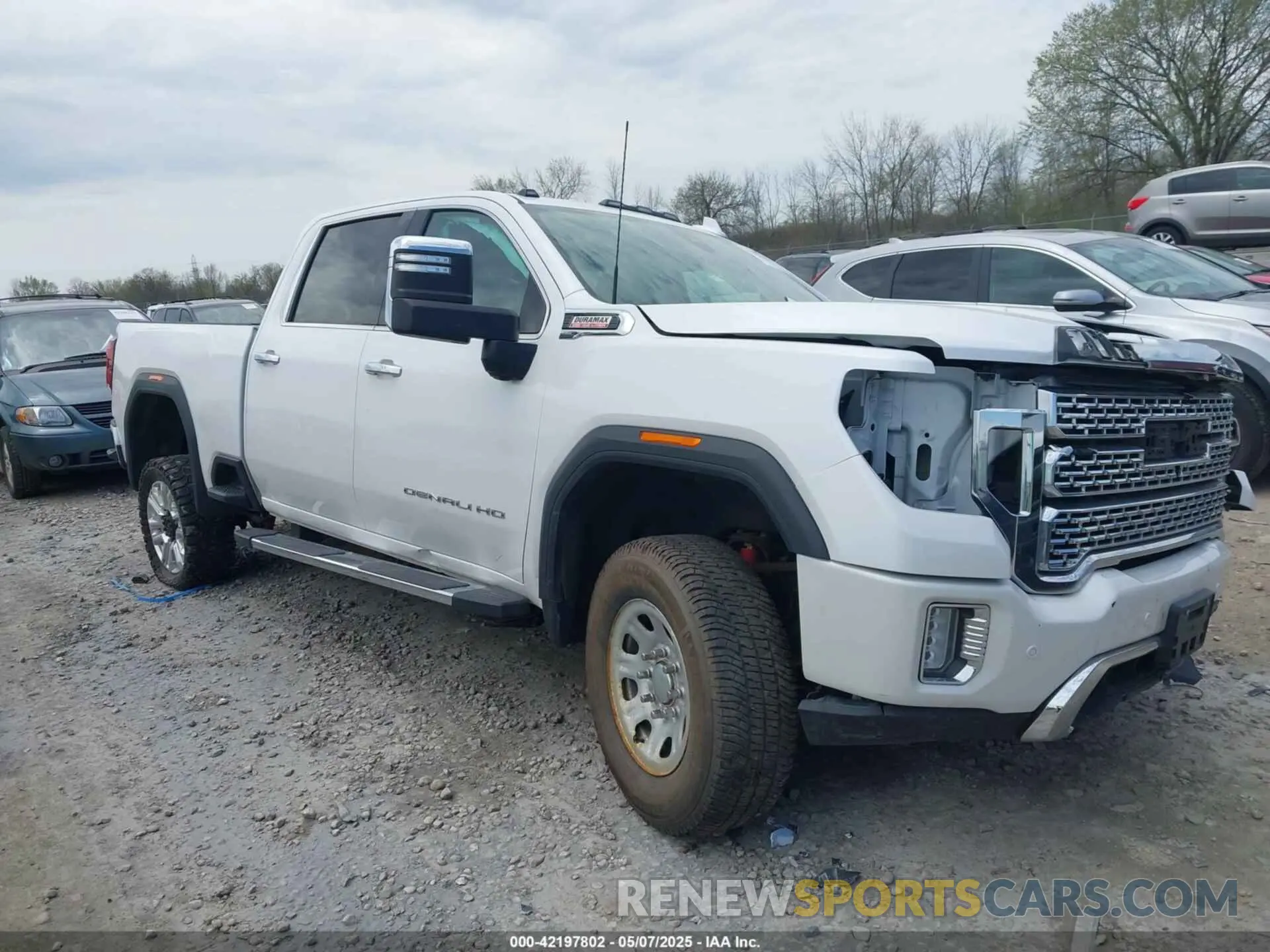 2 fotografías del automóvil dañado 1GT49REY3NF128540 GMC SIERRA 2500HD 2022
