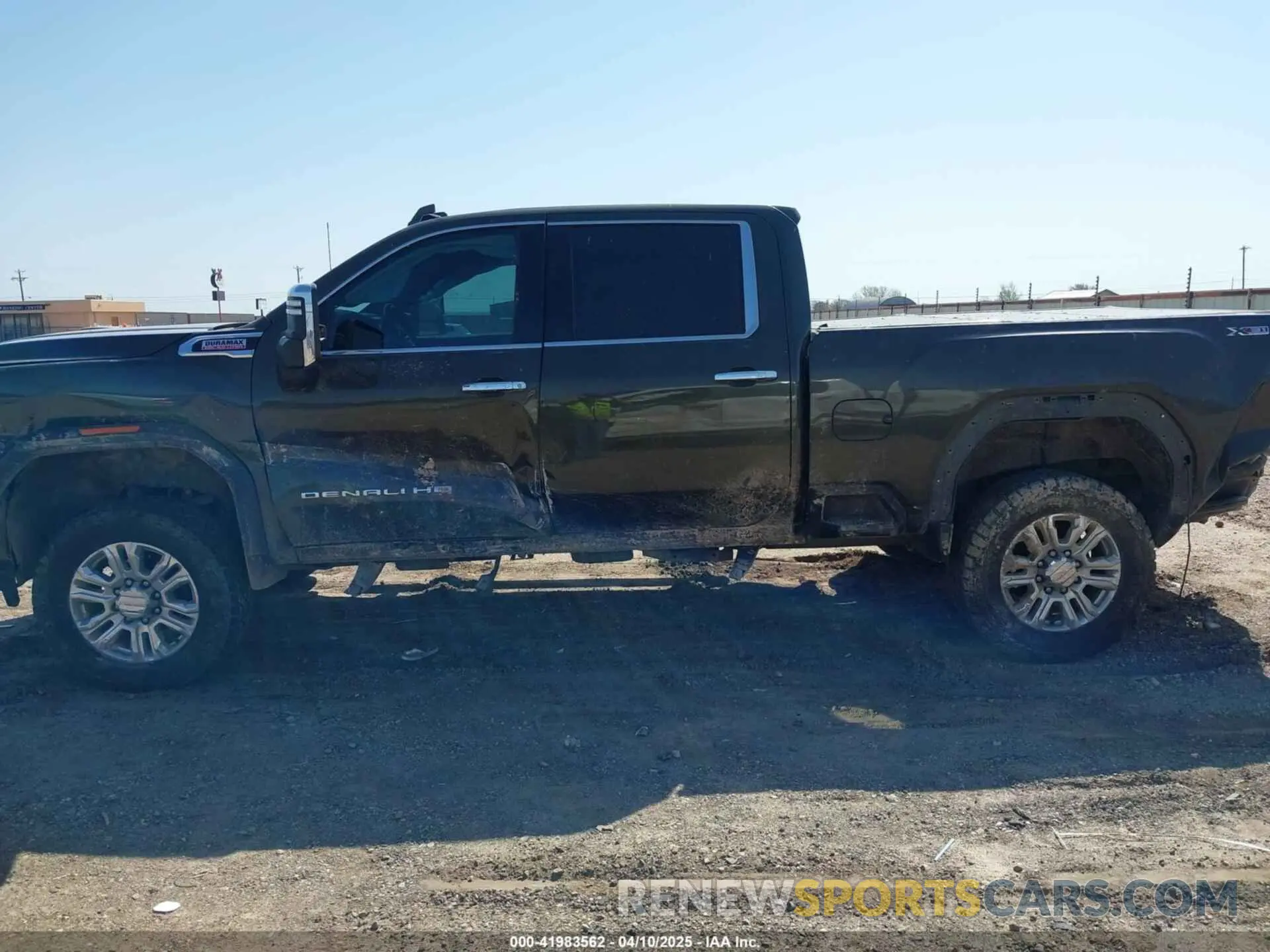 14 fotografías del automóvil dañado 1GT49REYXNF273591 GMC SIERRA 2500HD 2022