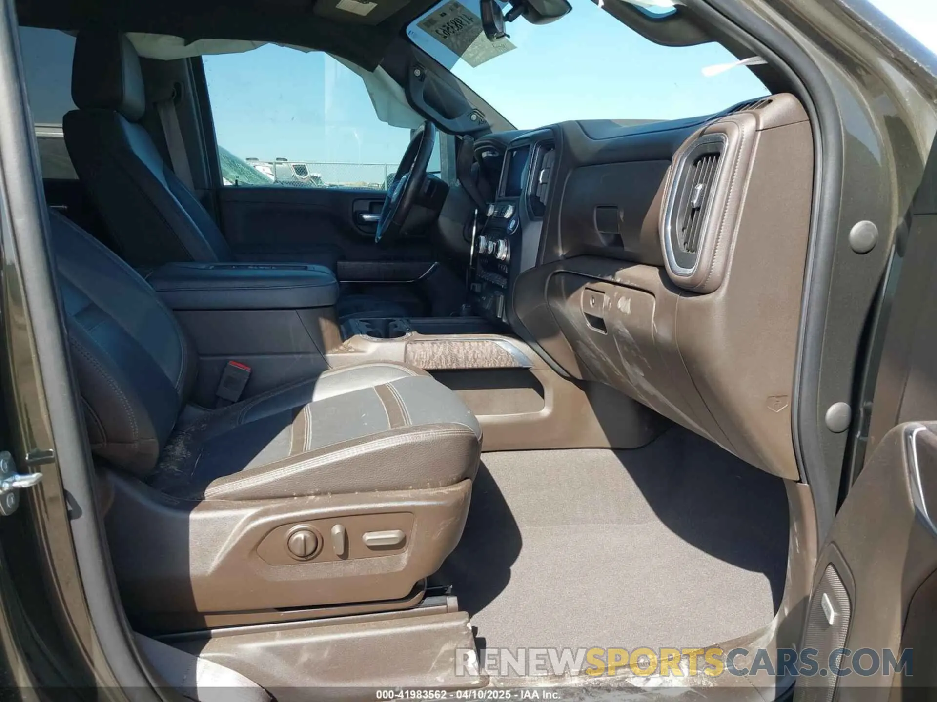 5 fotografías del automóvil dañado 1GT49REYXNF273591 GMC SIERRA 2500HD 2022