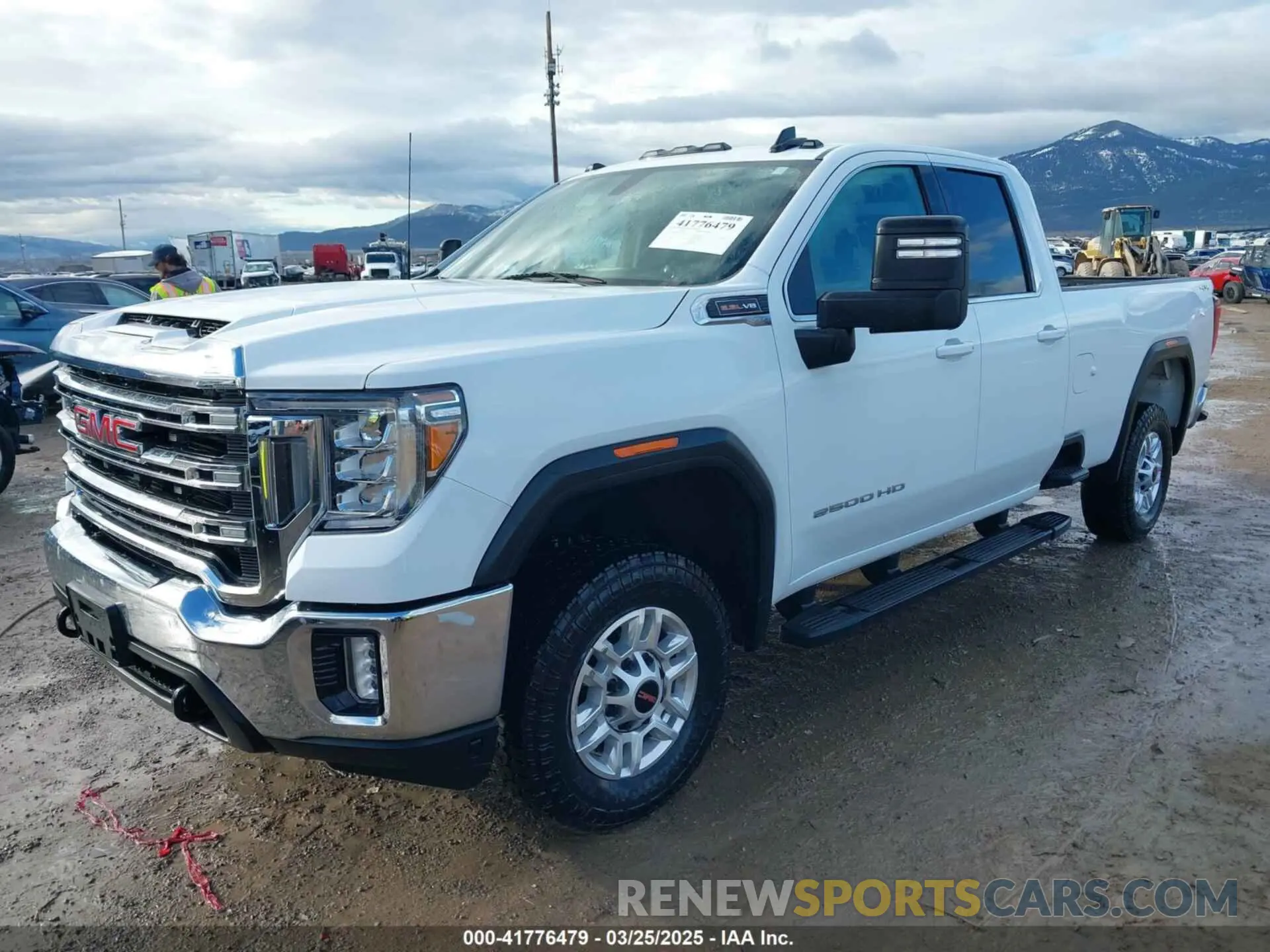 2 fotografías del automóvil dañado 1GT59ME70NF278233 GMC SIERRA 2500HD 2022