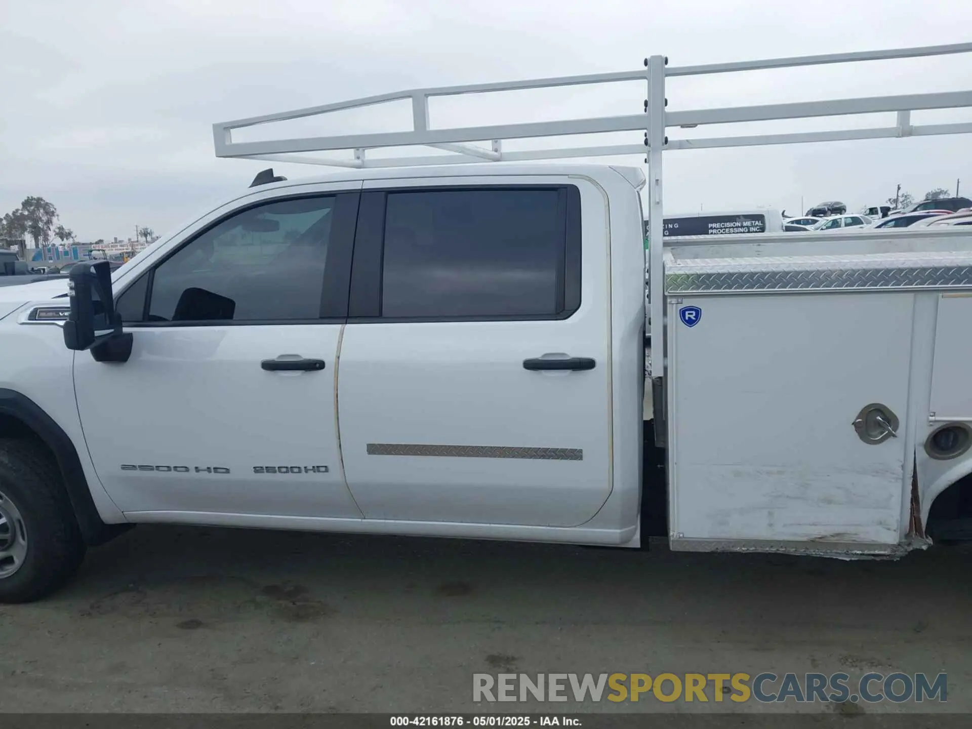 14 fotografías del automóvil dañado 1GT18LE79PF203383 GMC SIERRA 2500HD 2023
