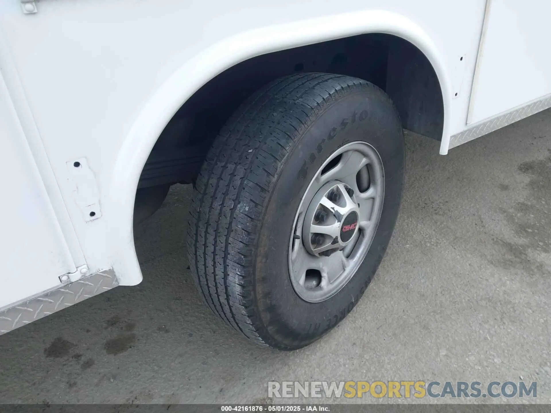 17 fotografías del automóvil dañado 1GT18LE79PF203383 GMC SIERRA 2500HD 2023