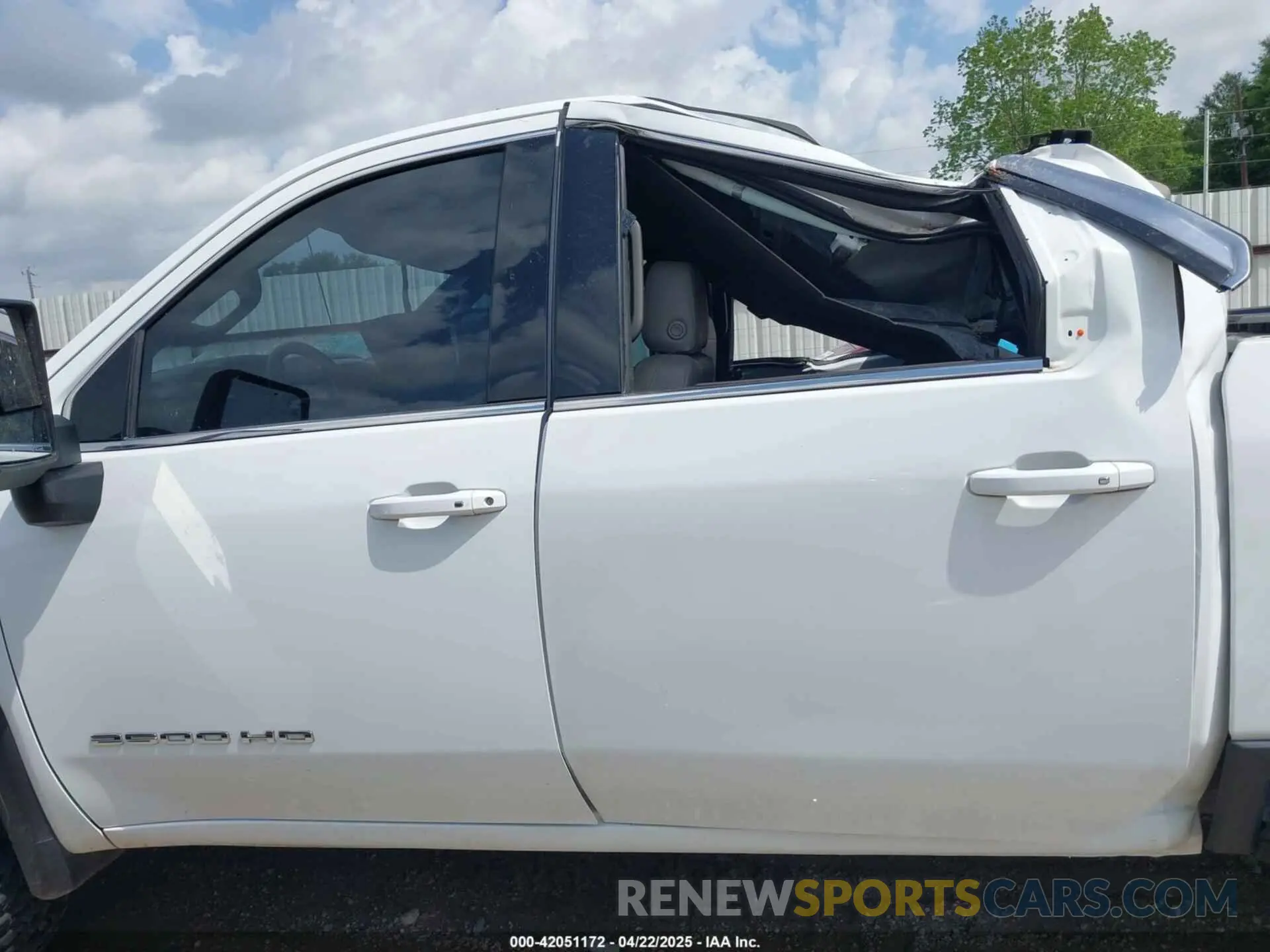 15 fotografías del automóvil dañado 1GT49ME74PF163567 GMC SIERRA 2500HD 2023