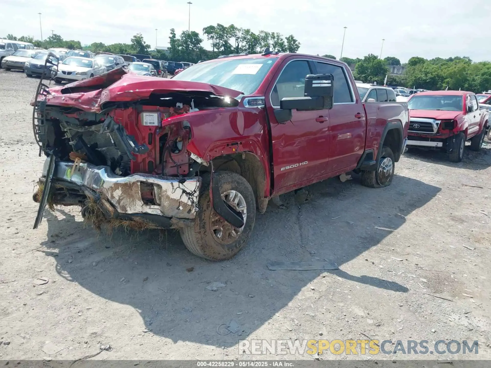 2 fotografías del automóvil dañado 1GT49ME74PF181616 GMC SIERRA 2500HD 2023