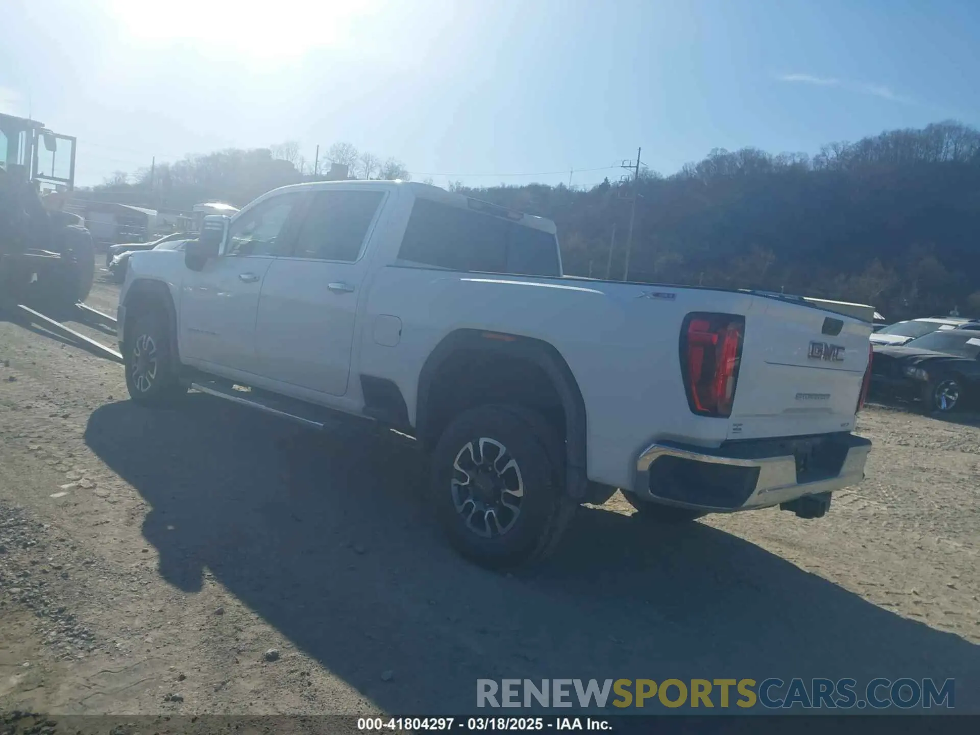 3 fotografías del automóvil dañado 1GT49NEY2PF124460 GMC SIERRA 2500HD 2023
