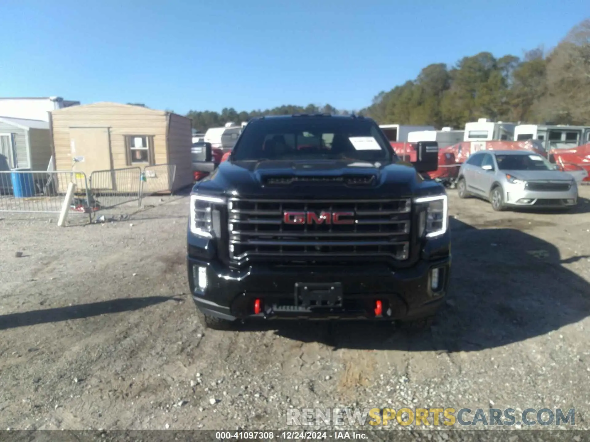 12 fotografías del automóvil dañado 1GT49PEY7PF128788 GMC SIERRA 2500HD 2023