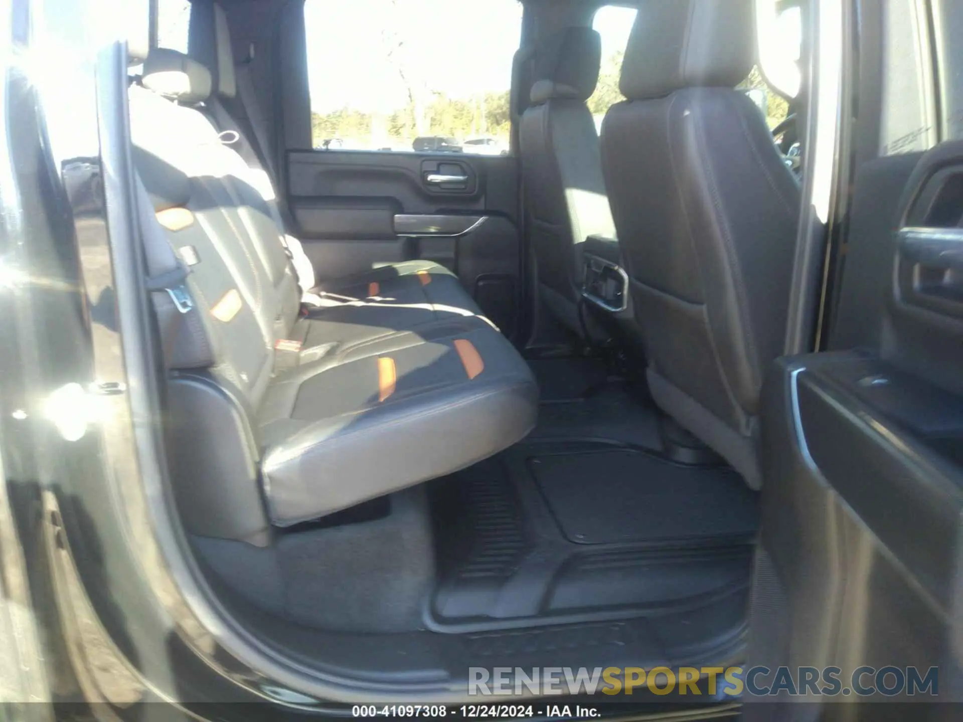 7 fotografías del automóvil dañado 1GT49PEY7PF128788 GMC SIERRA 2500HD 2023