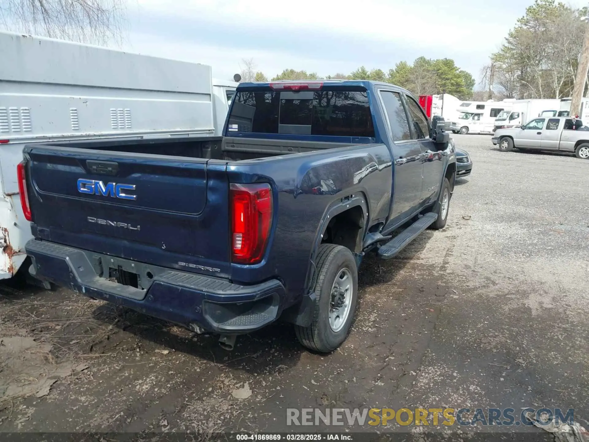 4 fotografías del automóvil dañado 1GT49RE79PF169801 GMC SIERRA 2500HD 2023