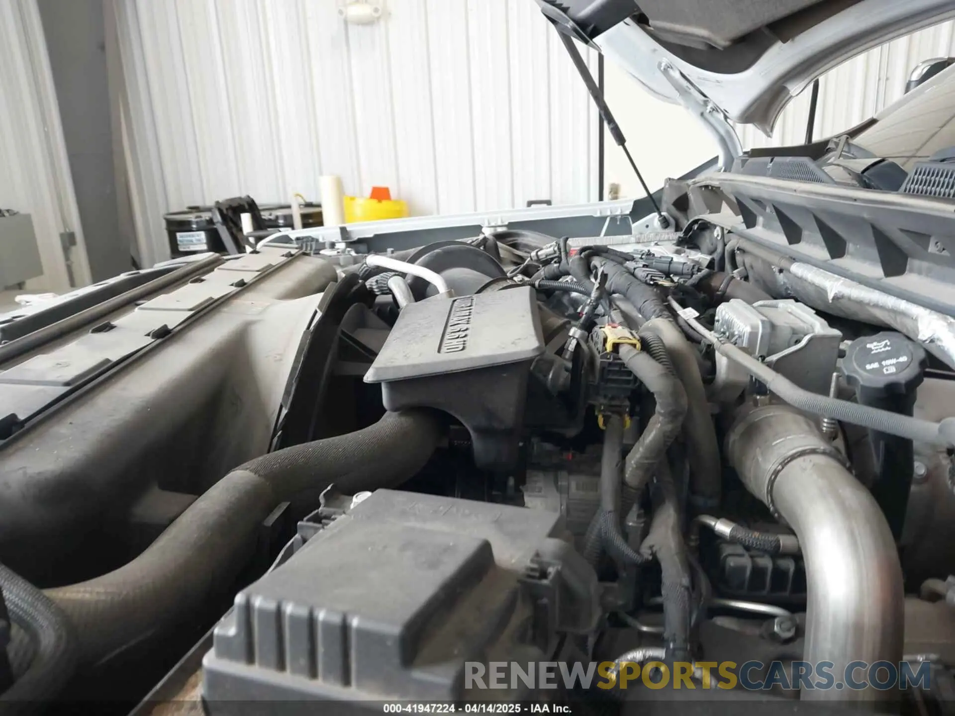 9 fotografías del automóvil dañado 1GT49REY0PF241431 GMC SIERRA 2500HD 2023