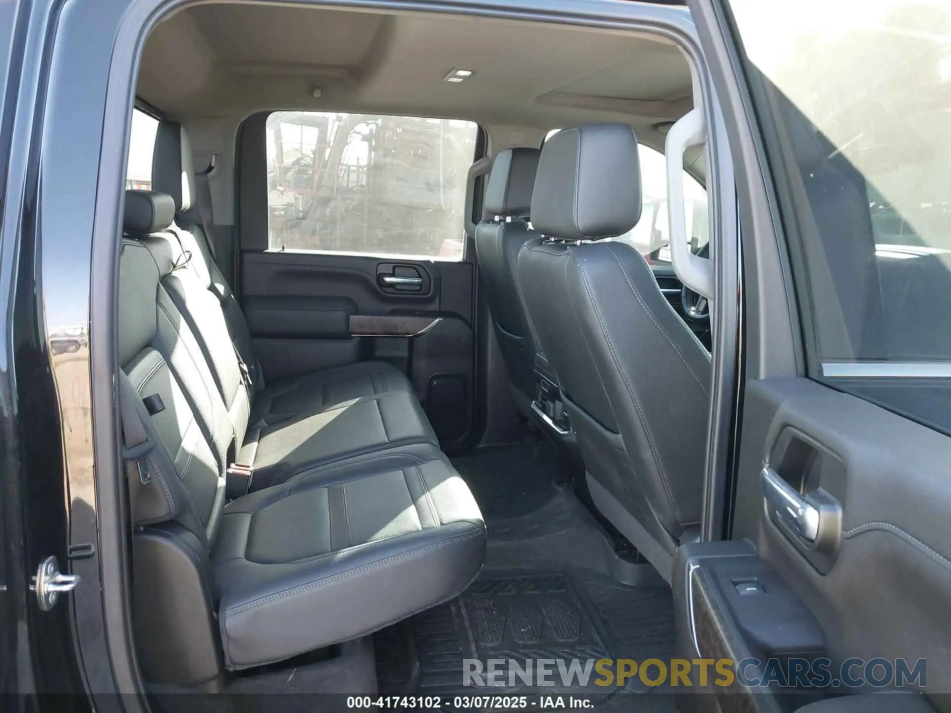 7 fotografías del automóvil dañado 1GT49REY1PF159174 GMC SIERRA 2500HD 2023