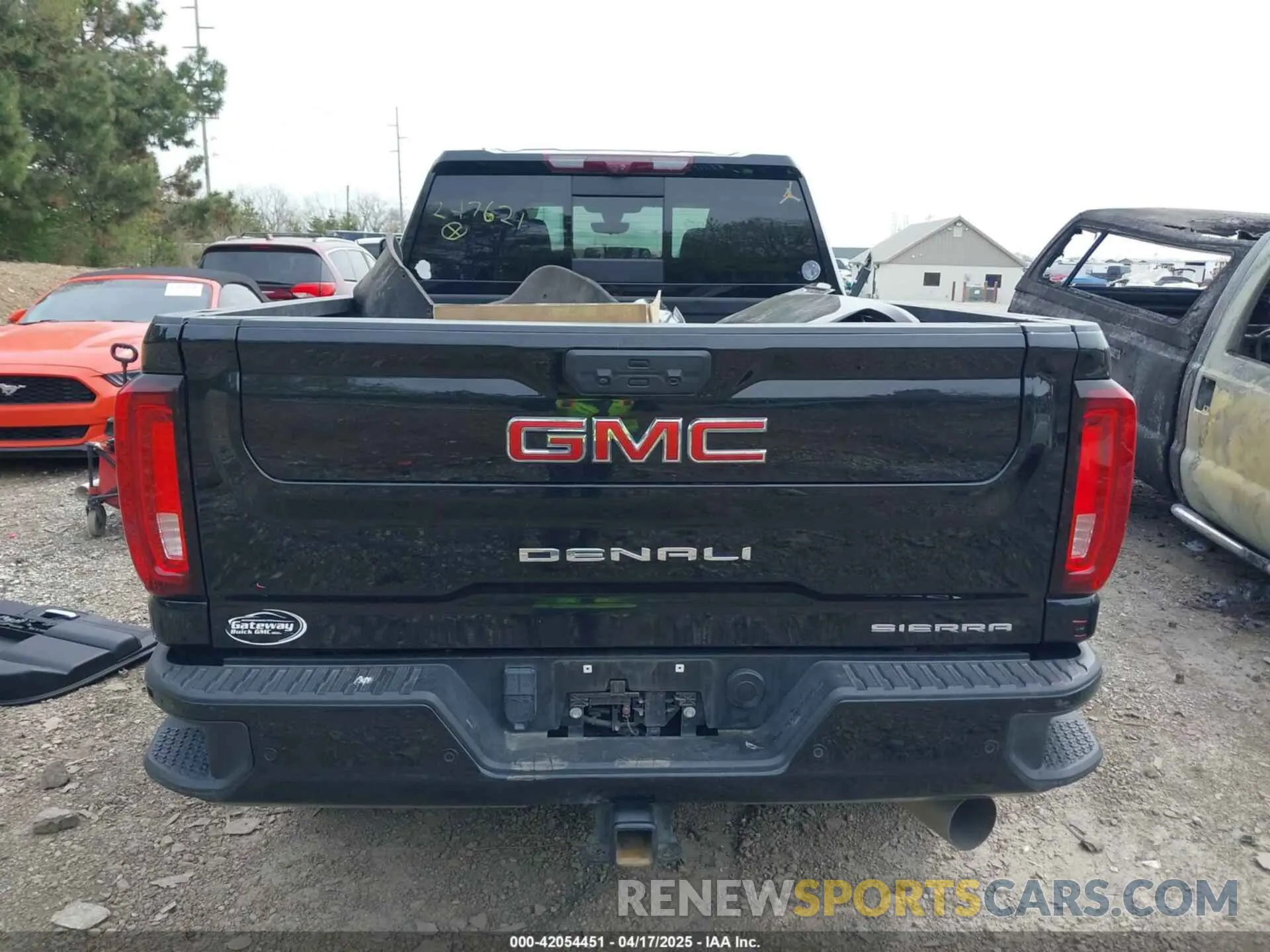 16 fotografías del automóvil dañado 1GT49REY2PF247621 GMC SIERRA 2500HD 2023