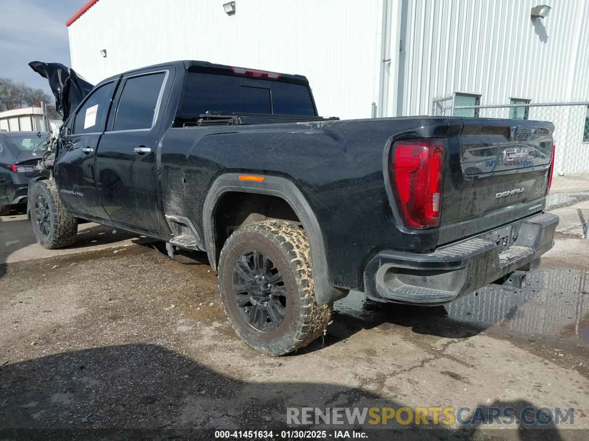 3 fotografías del automóvil dañado 1GT49REY5PF240128 GMC SIERRA 2500HD 2023