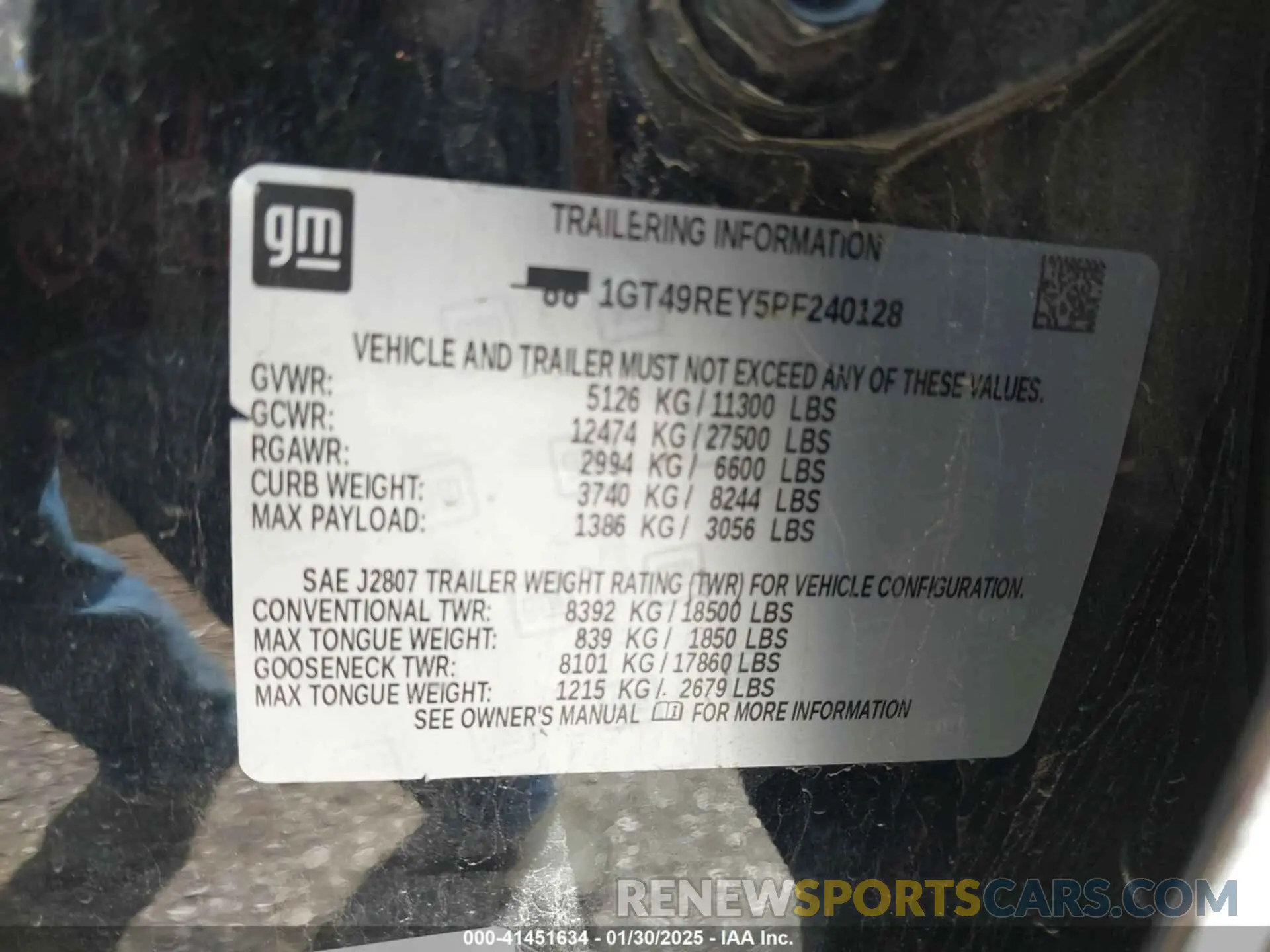 9 fotografías del automóvil dañado 1GT49REY5PF240128 GMC SIERRA 2500HD 2023