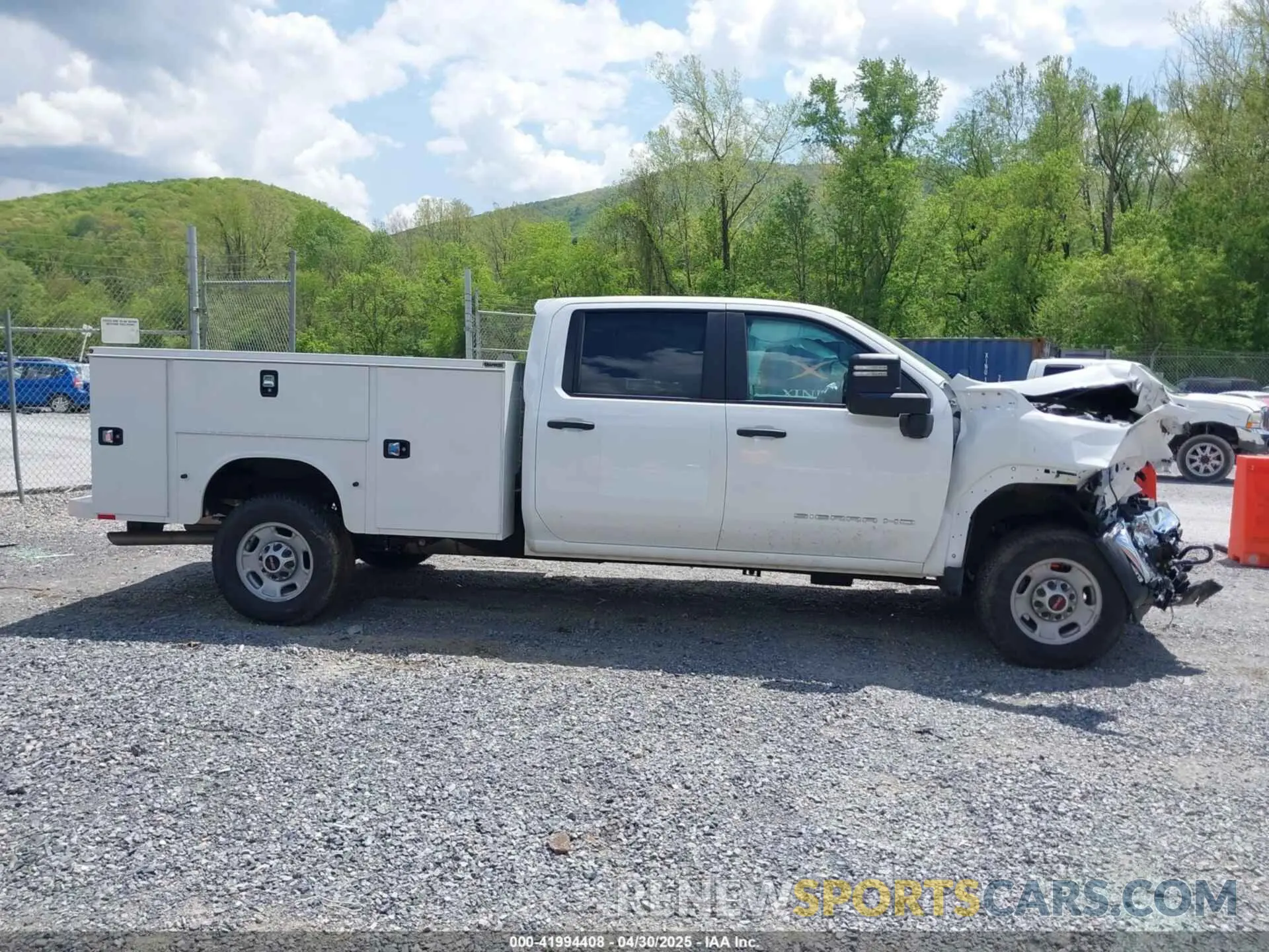 13 fotografías del automóvil dañado 1GD19LE71RF377220 GMC SIERRA 2500HD 2024