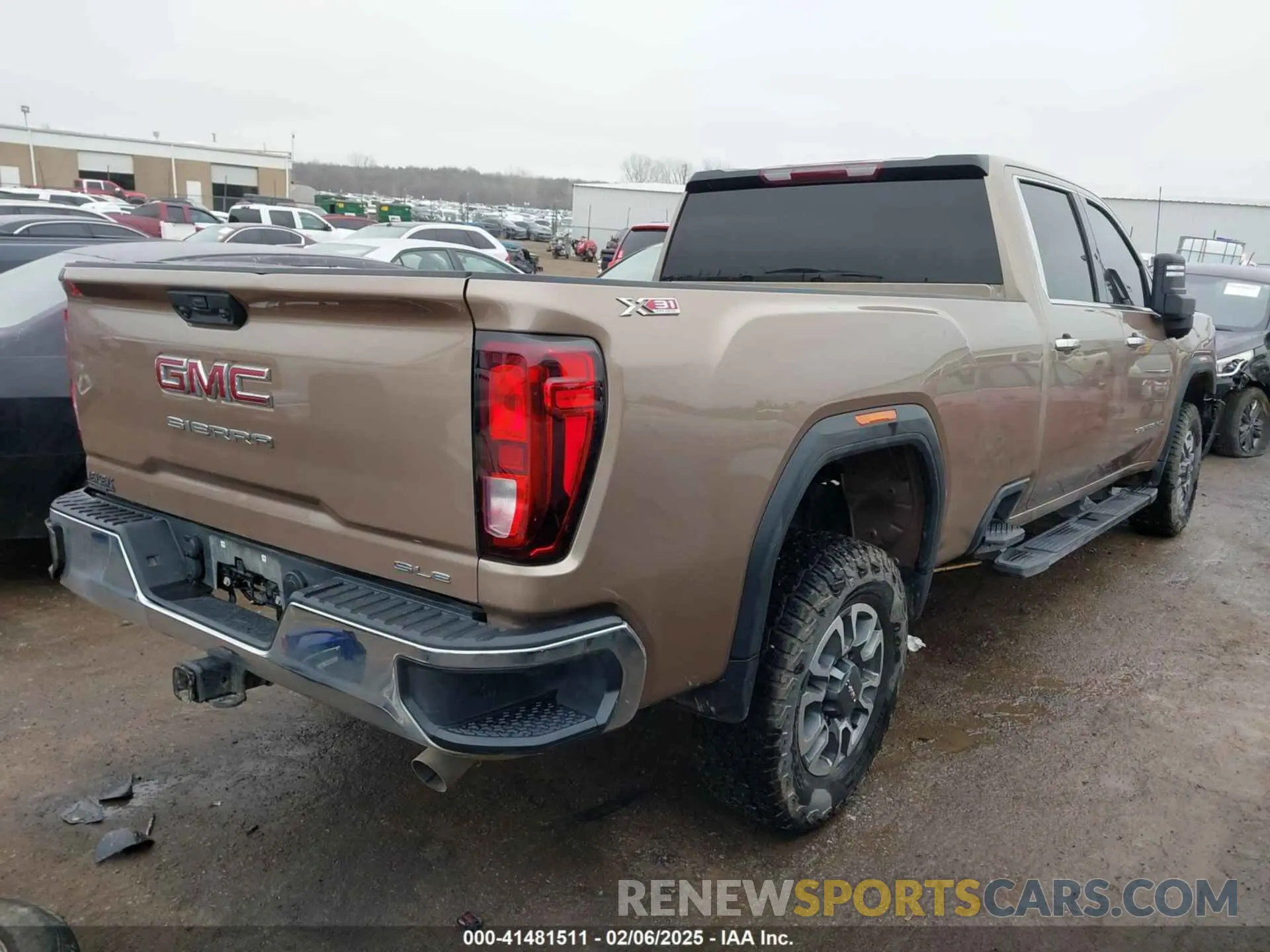 4 fotografías del automóvil dañado 1GT49ME74RF182266 GMC SIERRA 2500HD 2024