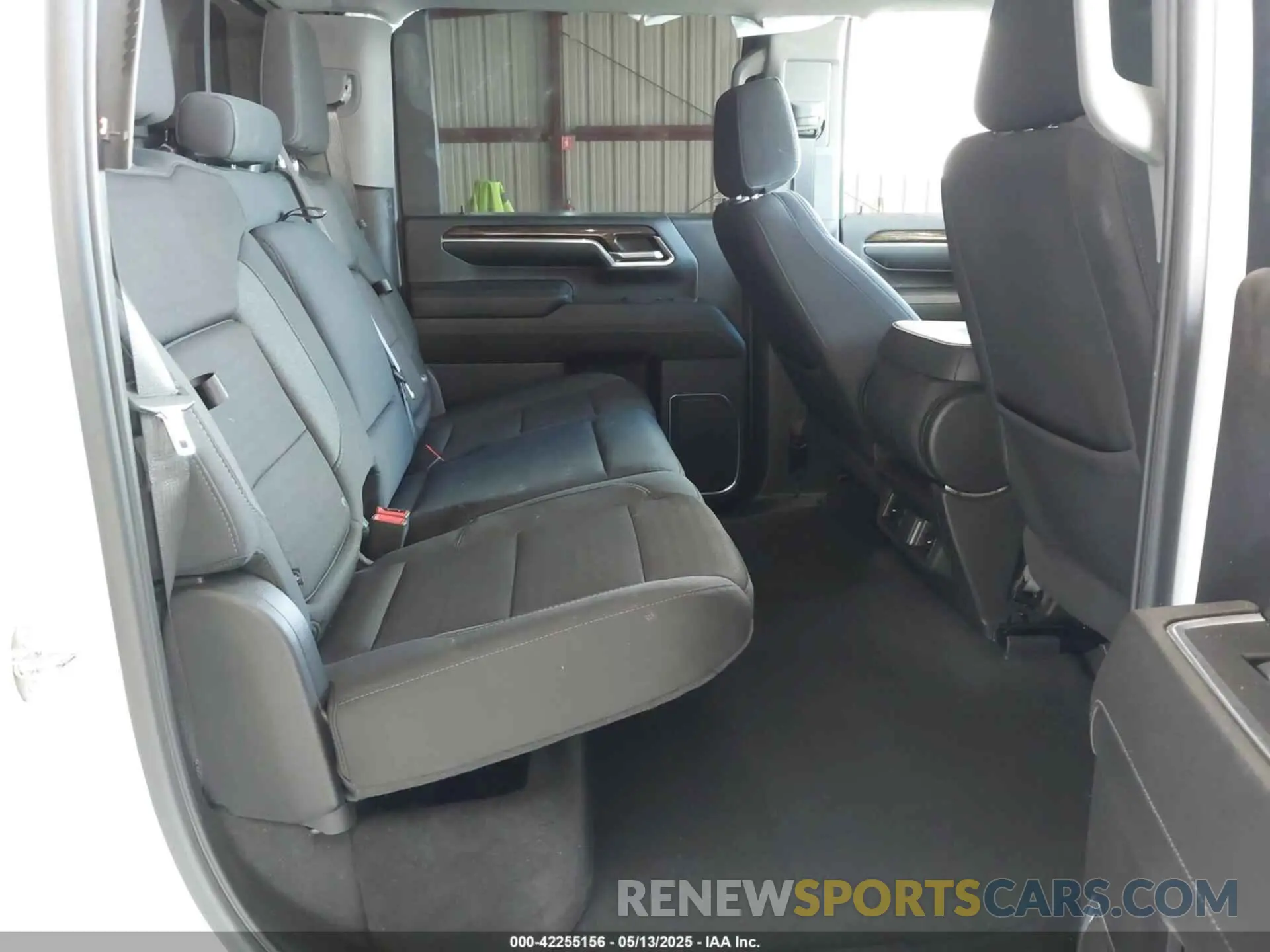 8 fotografías del automóvil dañado 1GT49MEY6RF452543 GMC SIERRA 2500HD 2024