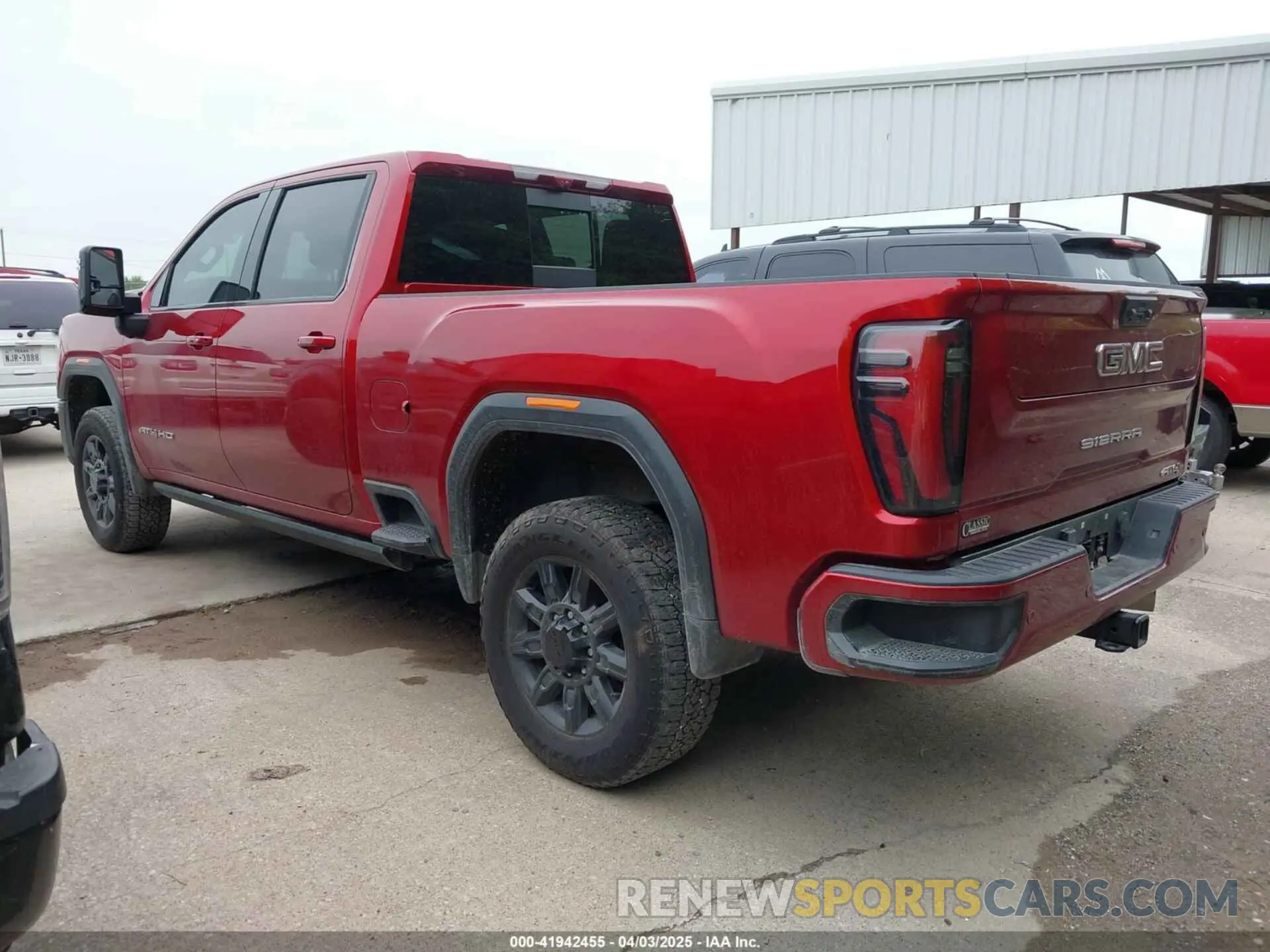 3 fotografías del automóvil dañado 1GT49PEY5RF357781 GMC SIERRA 2500HD 2024