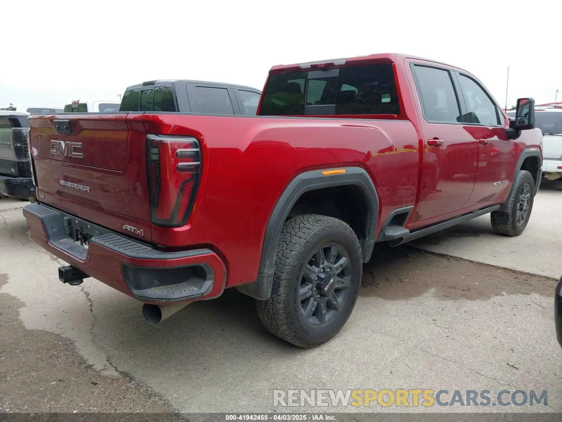 4 fotografías del automóvil dañado 1GT49PEY5RF357781 GMC SIERRA 2500HD 2024