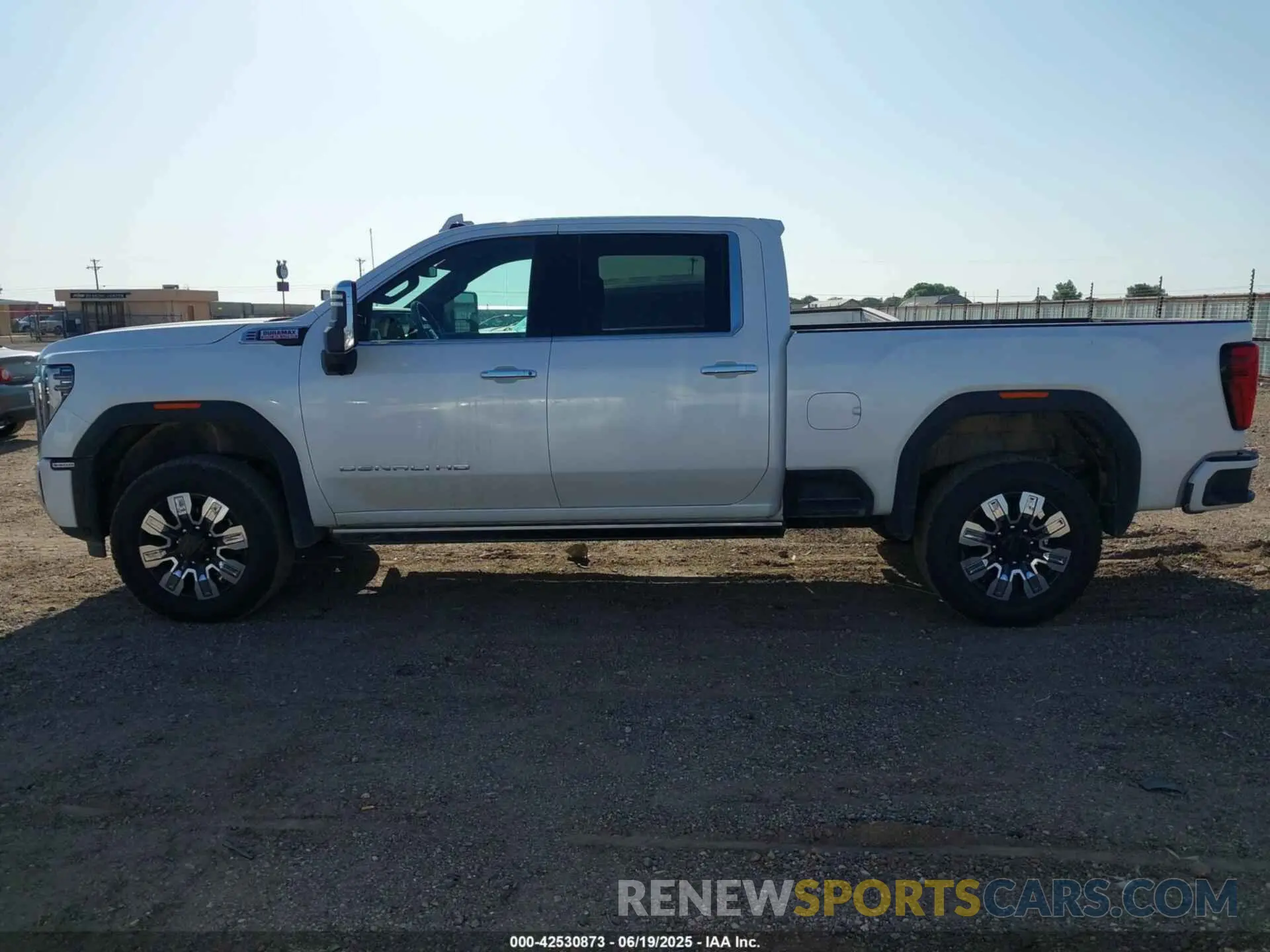 14 fotografías del automóvil dañado 1GT49REY4RF180006 GMC SIERRA 2500HD 2024