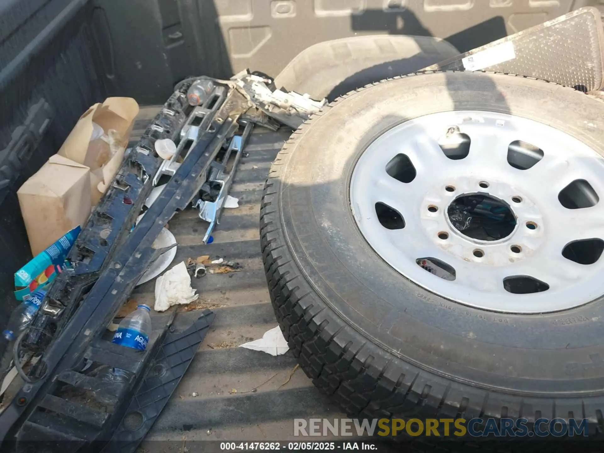 12 fotografías del automóvil dañado 1GT49REY5RF357615 GMC SIERRA 2500HD 2024