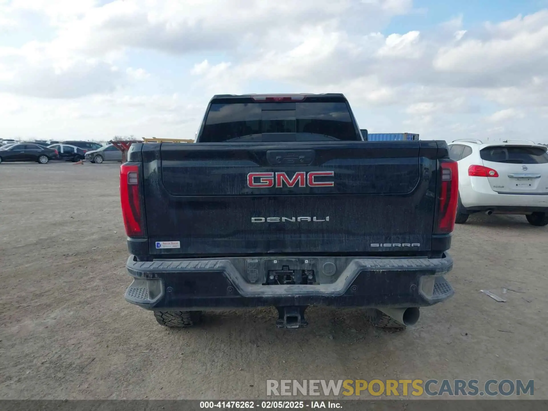 16 fotografías del automóvil dañado 1GT49REY5RF357615 GMC SIERRA 2500HD 2024