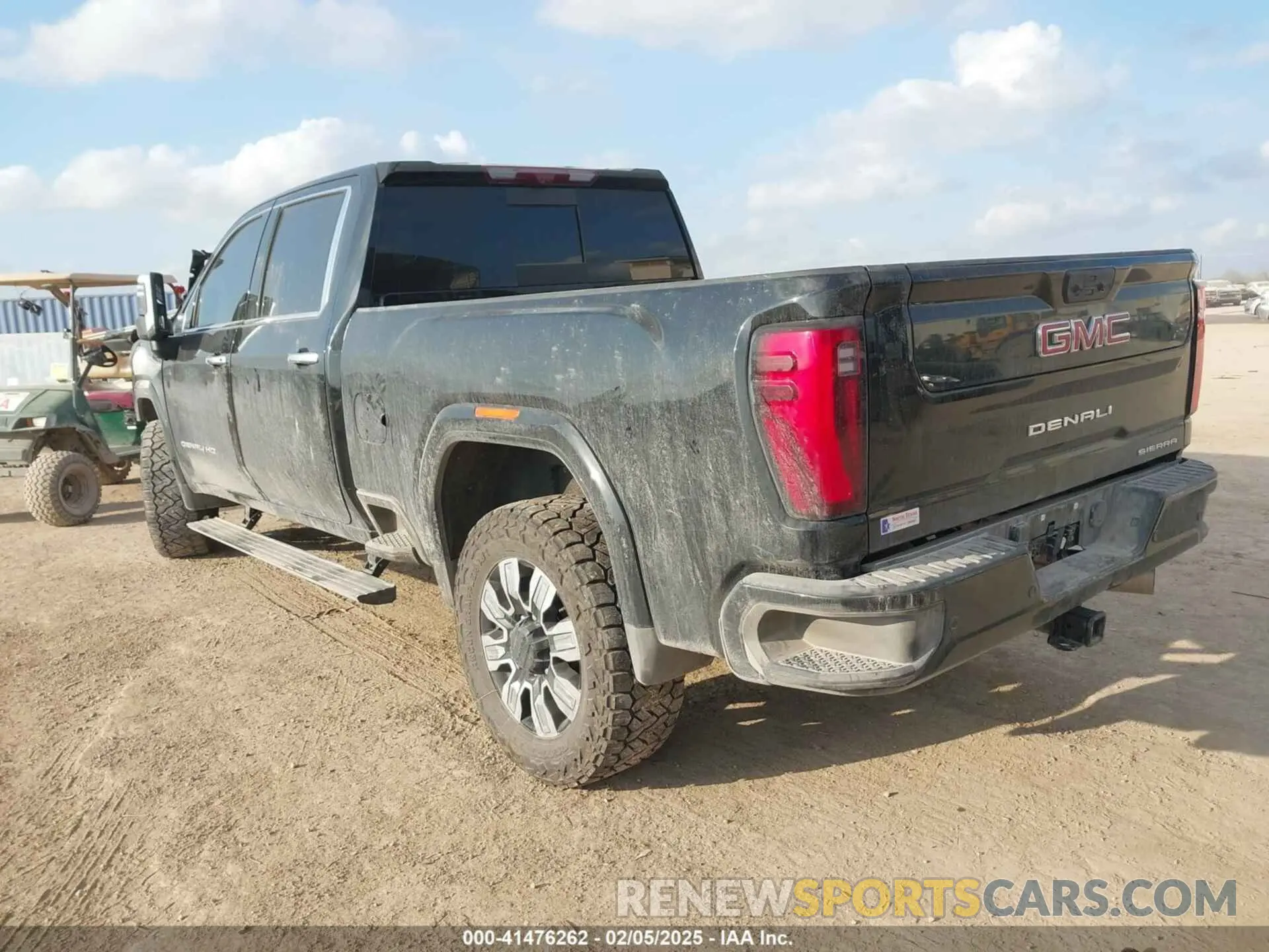 3 fotografías del automóvil dañado 1GT49REY5RF357615 GMC SIERRA 2500HD 2024