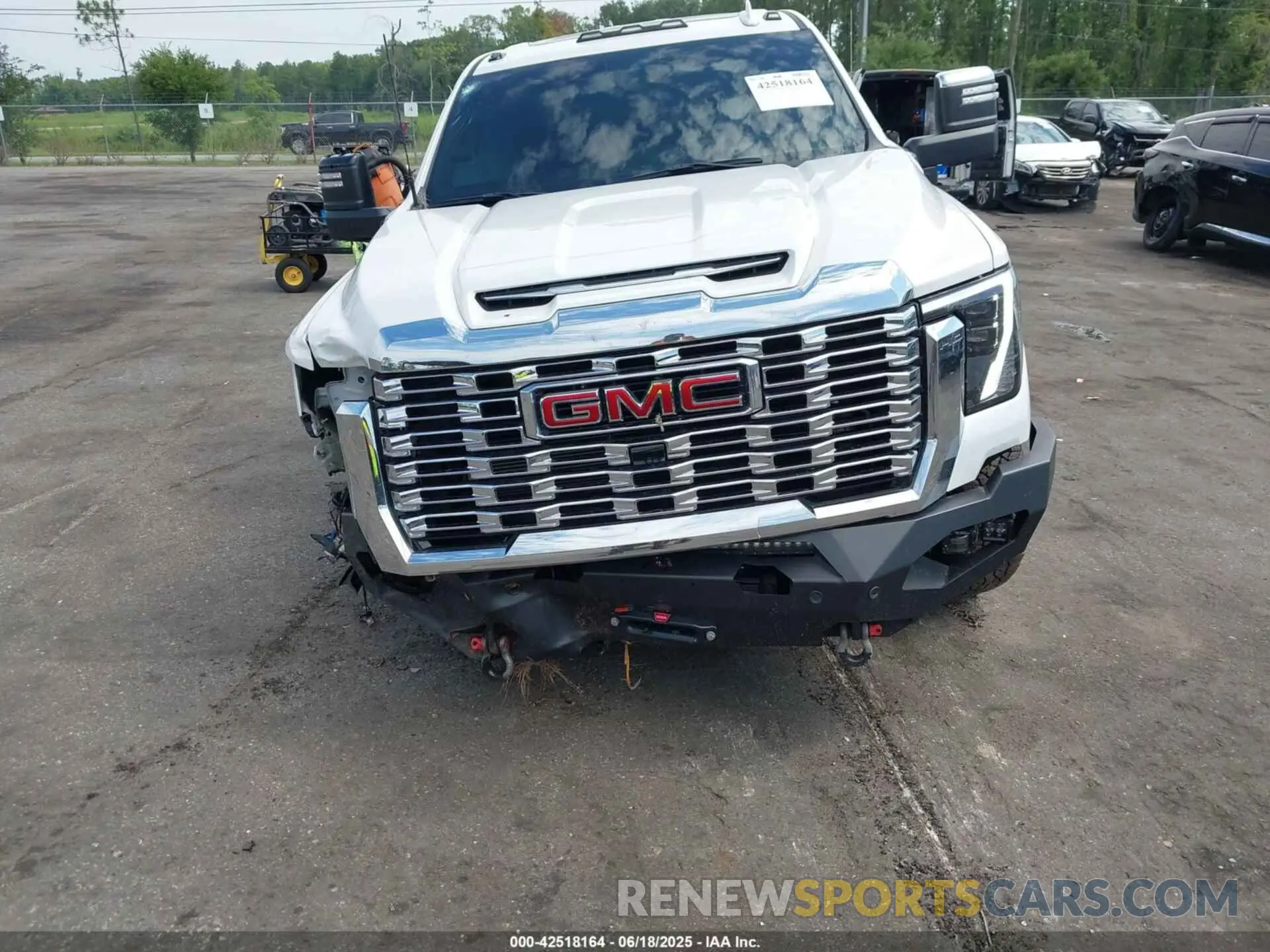 11 fotografías del automóvil dañado 1GT49REY9RF243018 GMC SIERRA 2500HD 2024