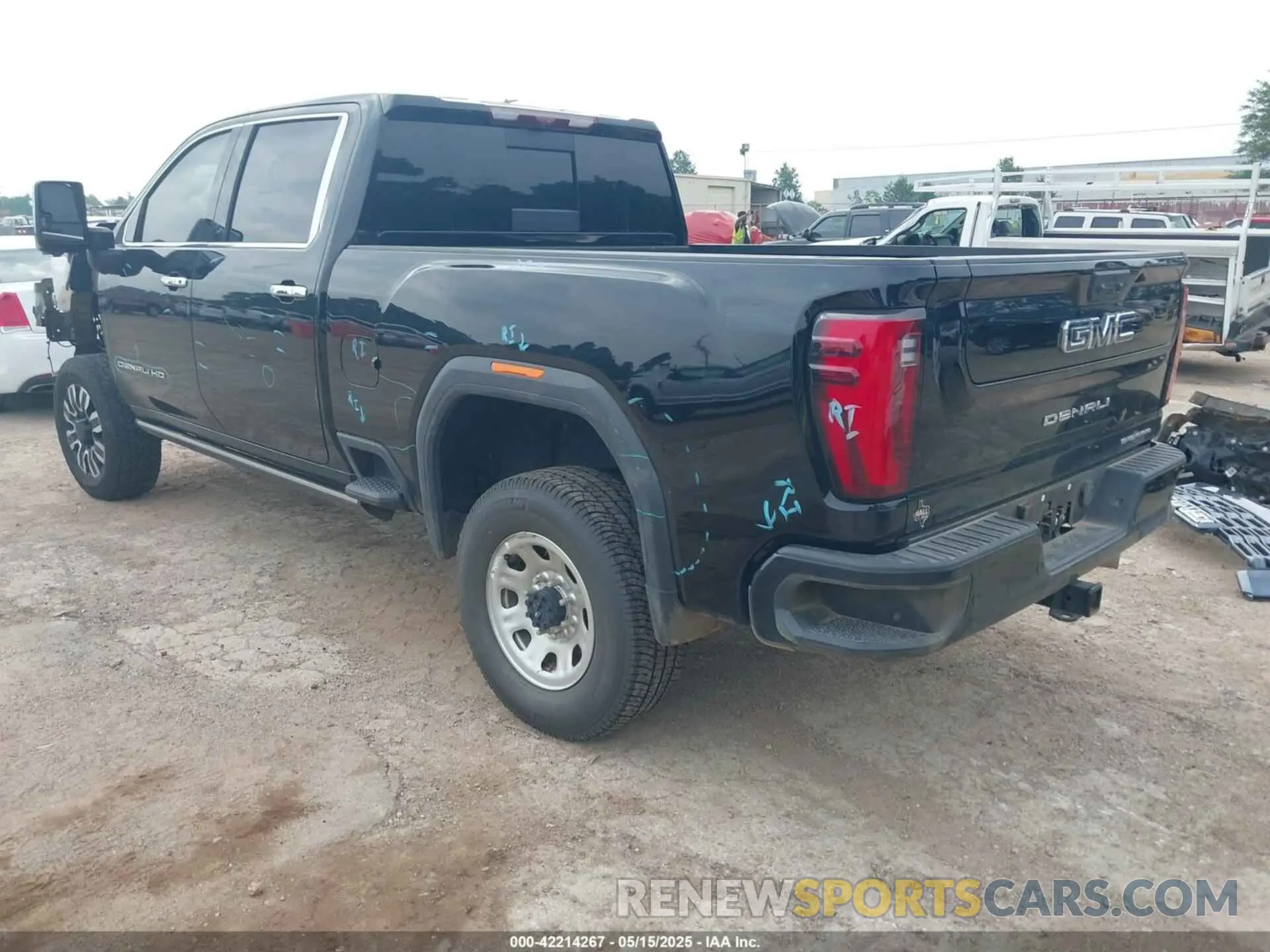 3 fotografías del automóvil dañado 1GT49XEY7RF326497 GMC SIERRA 2500HD 2024