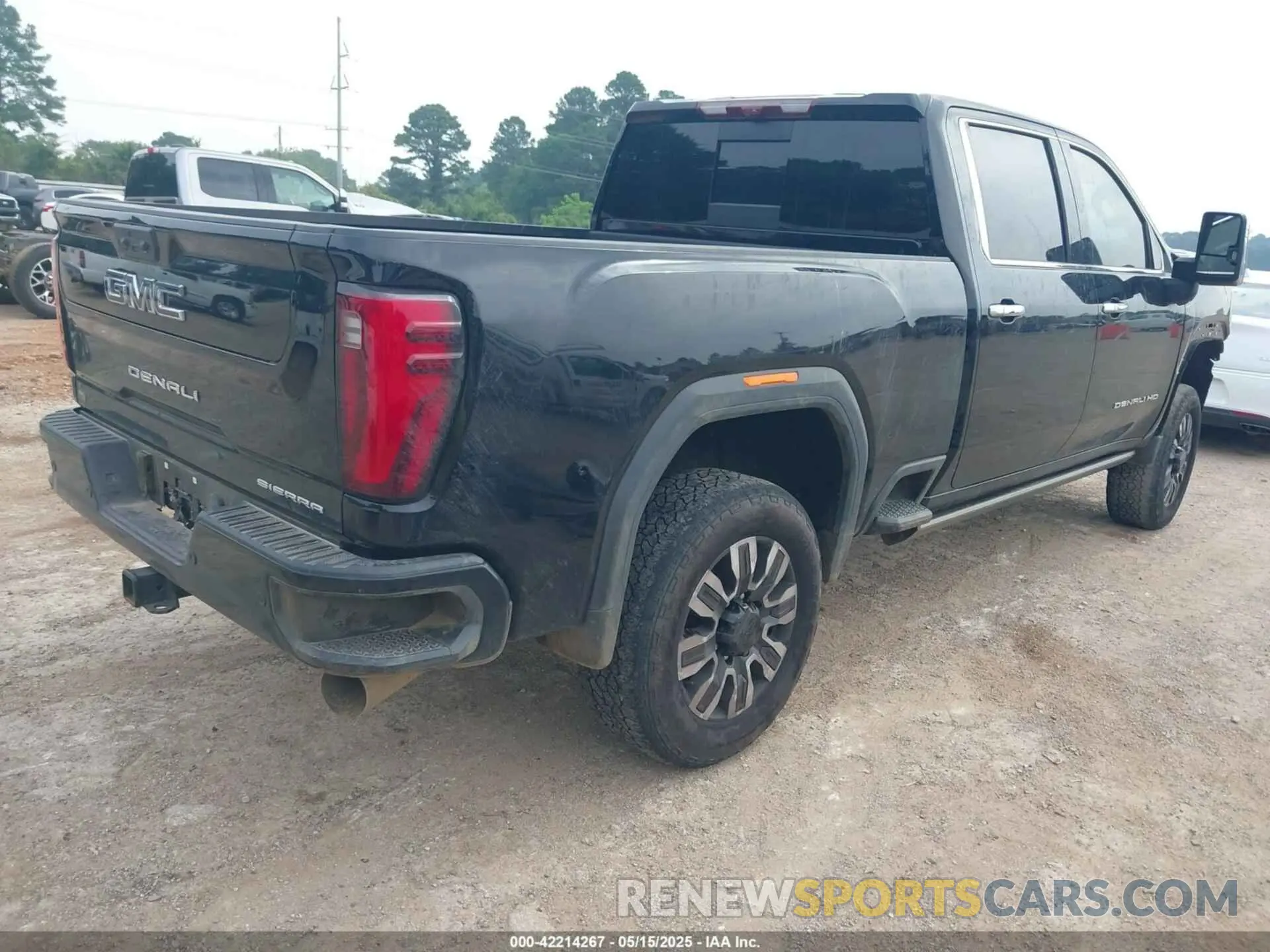 4 fotografías del automóvil dañado 1GT49XEY7RF326497 GMC SIERRA 2500HD 2024