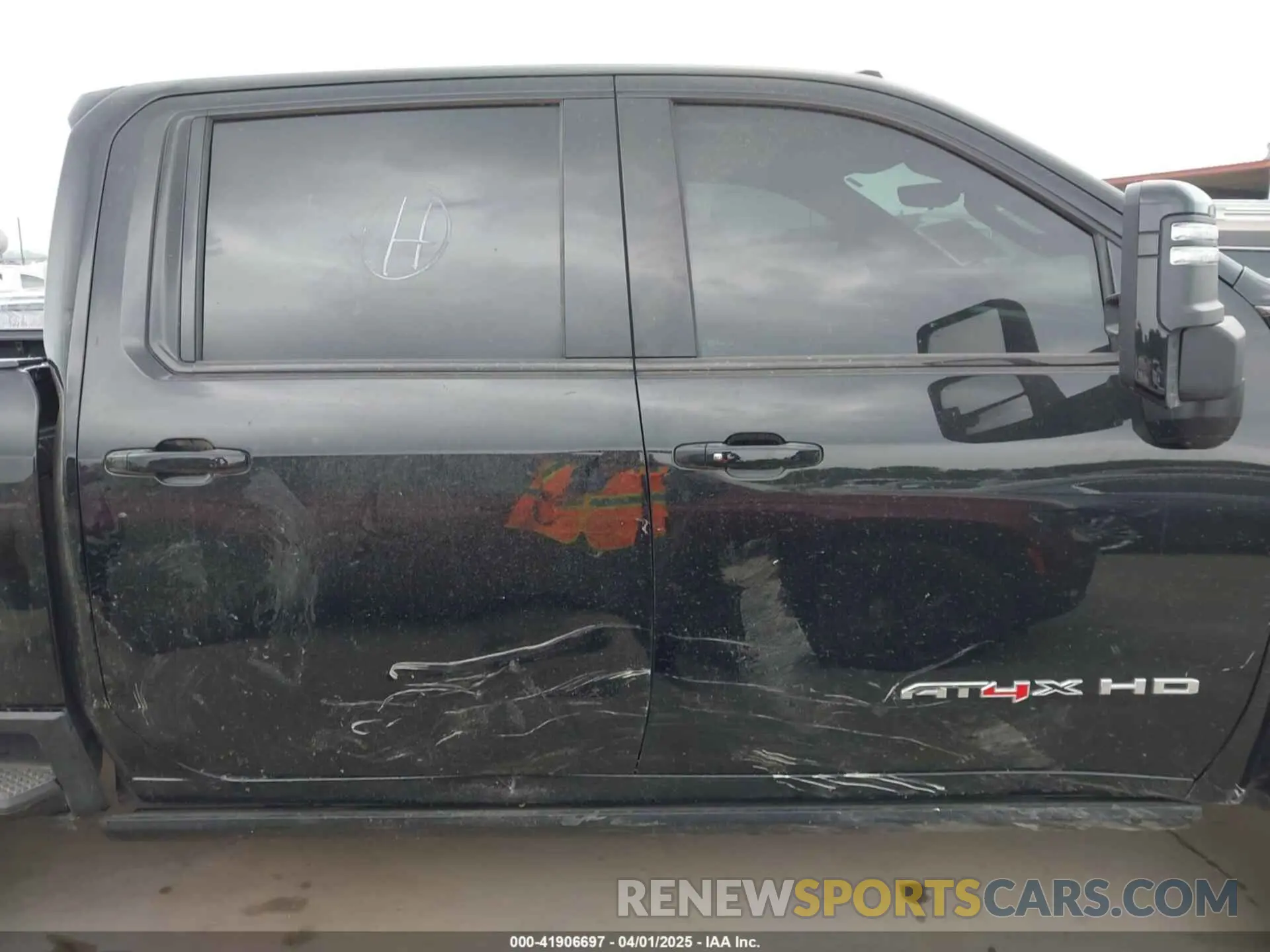 14 fotografías del automóvil dañado 1GT49ZEY6RF267695 GMC SIERRA 2500HD 2024