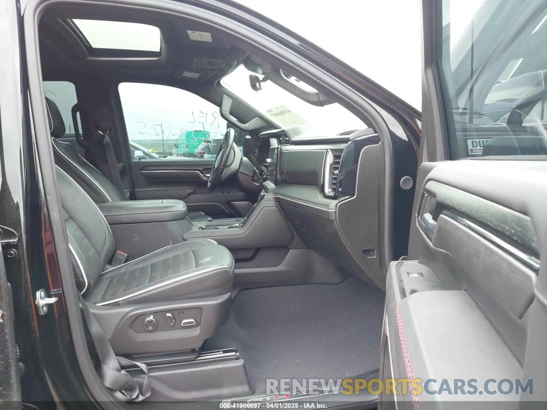 5 fotografías del automóvil dañado 1GT49ZEY6RF267695 GMC SIERRA 2500HD 2024