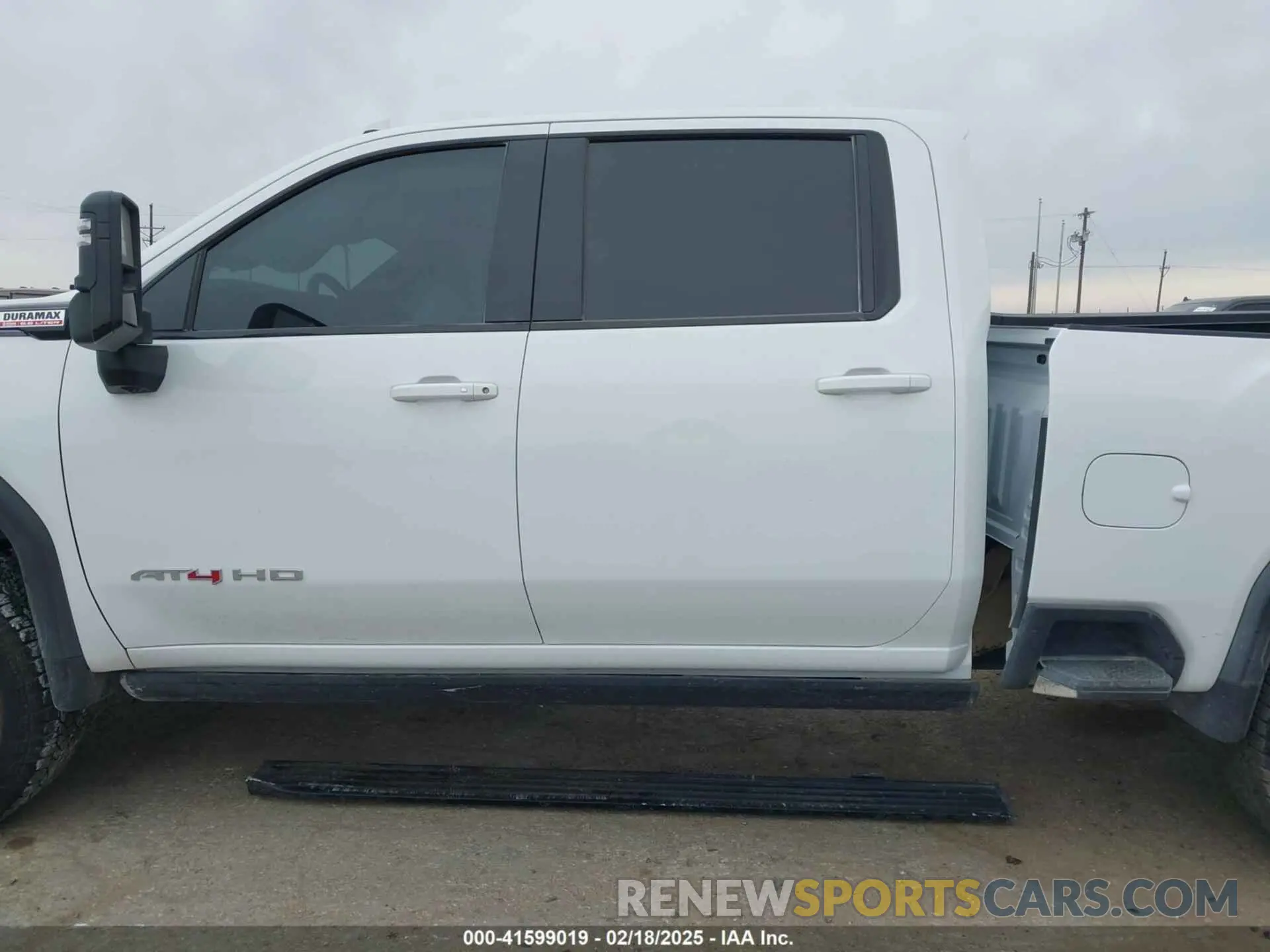 14 fotografías del automóvil dañado 1GT4UPEY2SF193538 GMC SIERRA 2500HD 2025