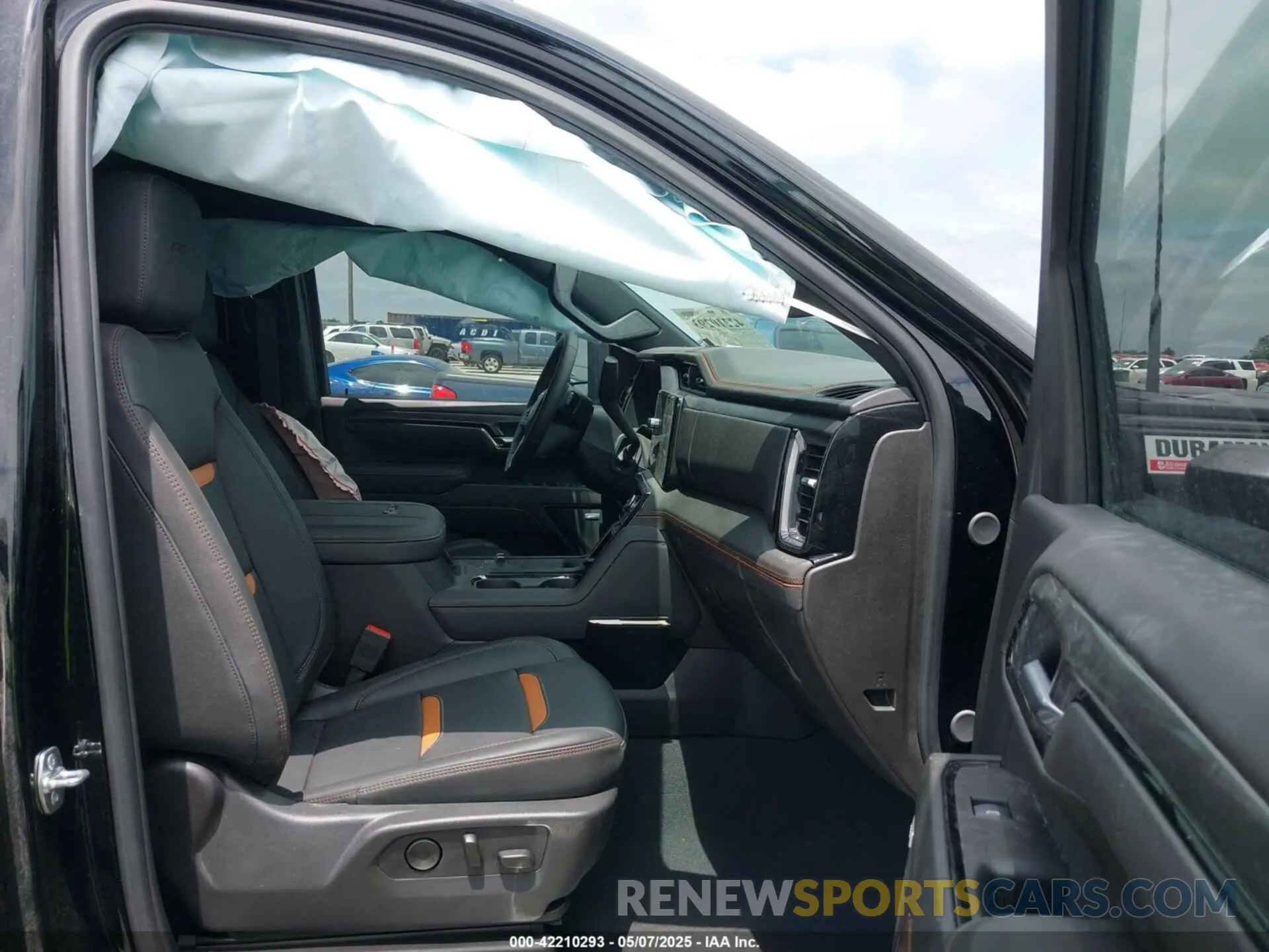 5 fotografías del automóvil dañado 1GT4UPEY8SF126443 GMC SIERRA 2500HD 2025
