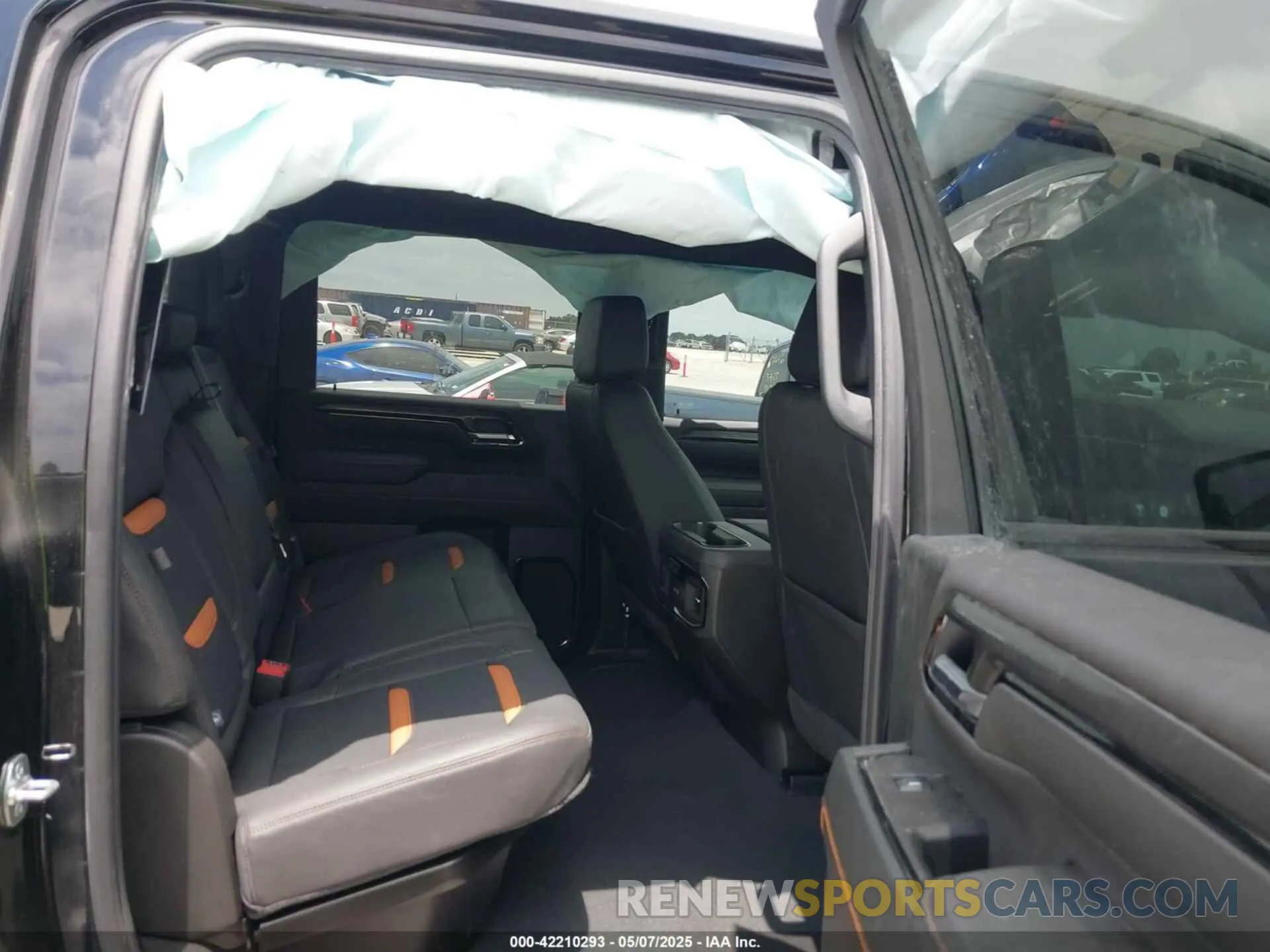 8 fotografías del automóvil dañado 1GT4UPEY8SF126443 GMC SIERRA 2500HD 2025