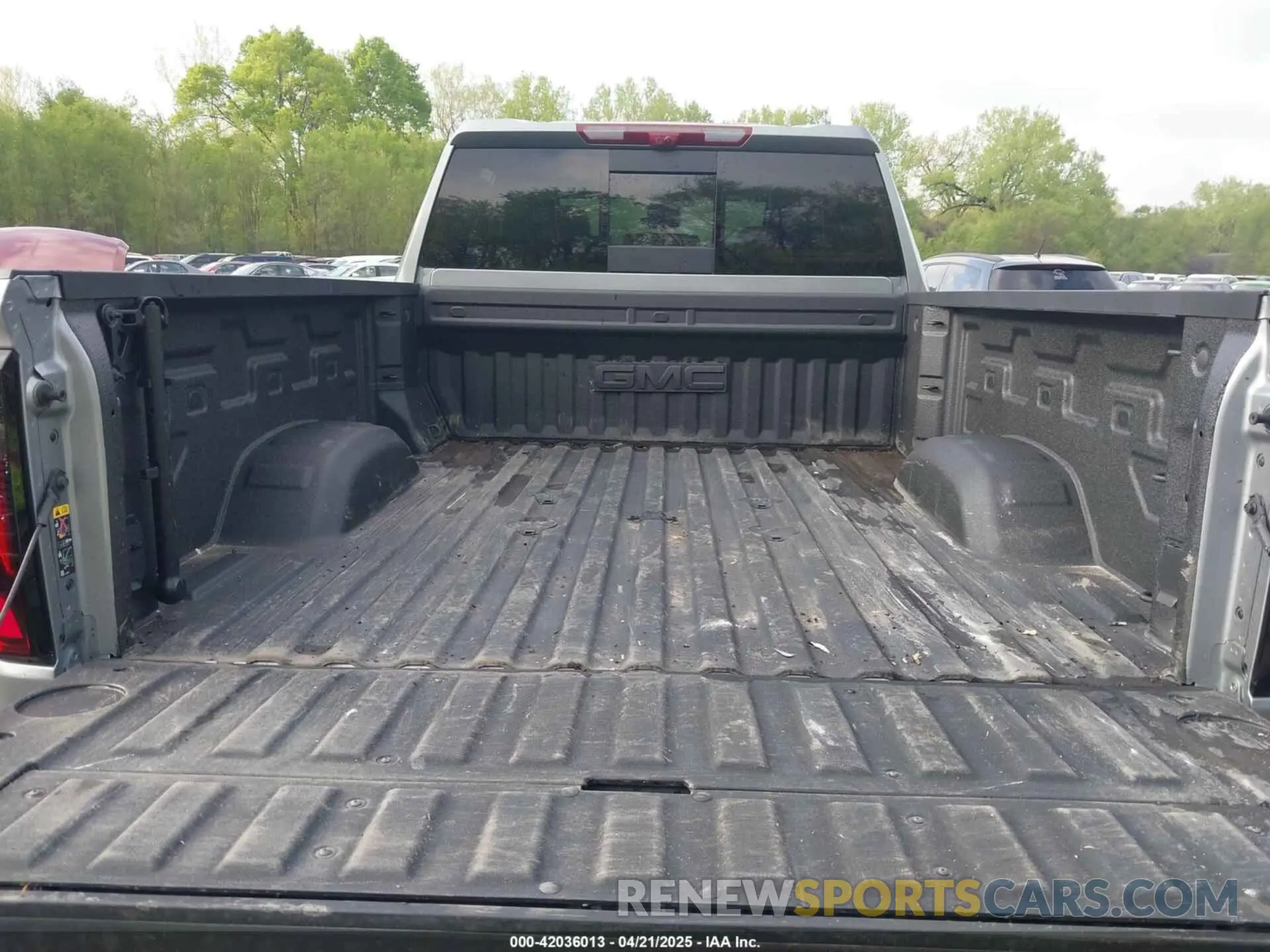 13 fotografías del automóvil dañado 1GT4UXEY2SF208037 GMC SIERRA 2500HD 2025