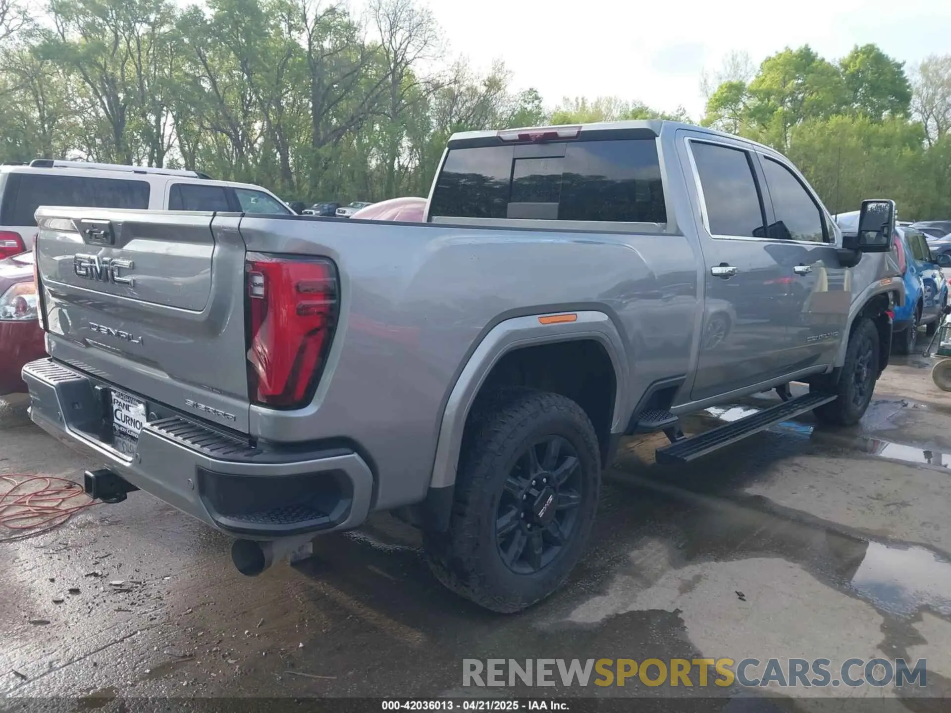 4 fotografías del automóvil dañado 1GT4UXEY2SF208037 GMC SIERRA 2500HD 2025