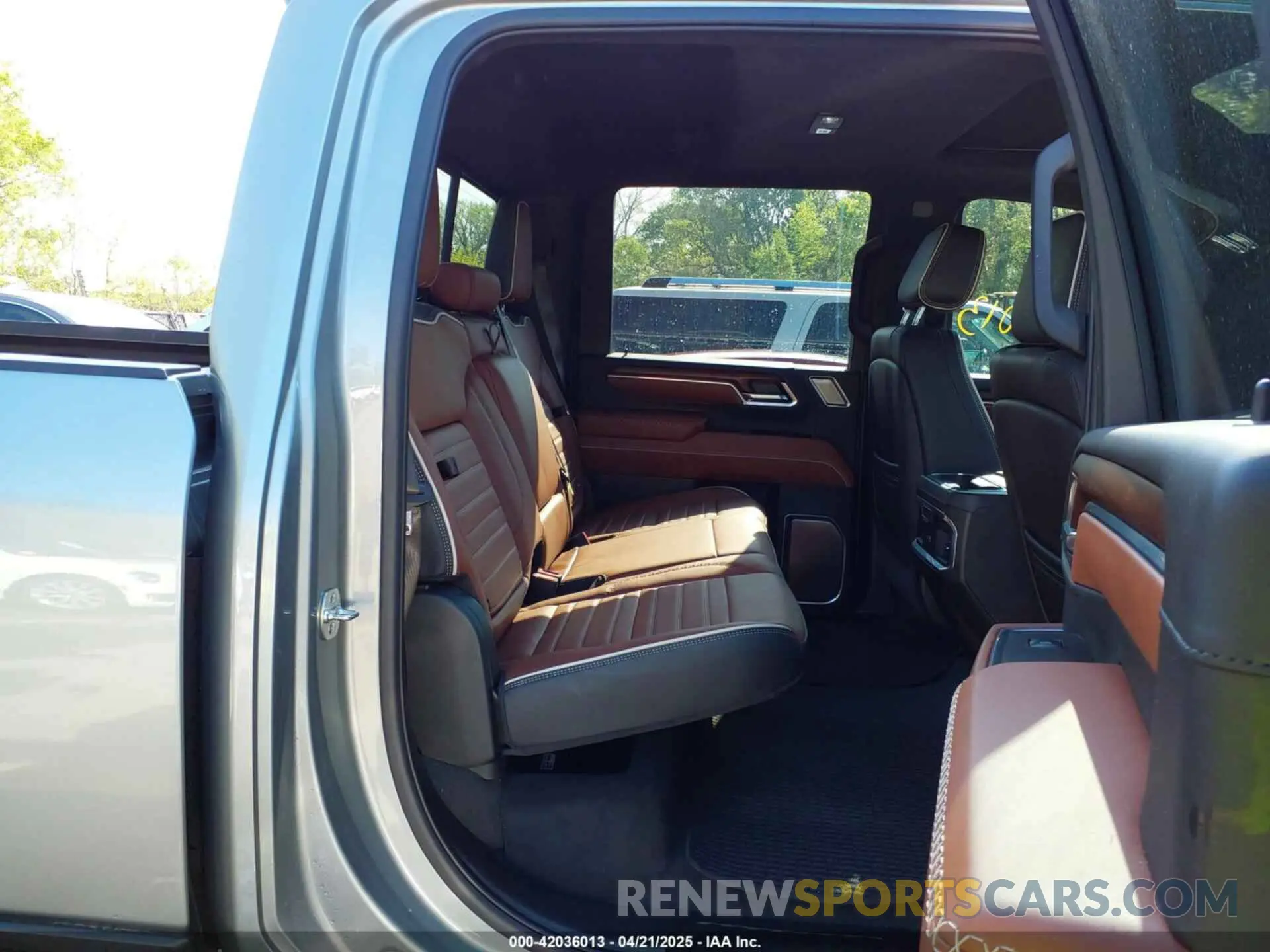 6 fotografías del automóvil dañado 1GT4UXEY2SF208037 GMC SIERRA 2500HD 2025