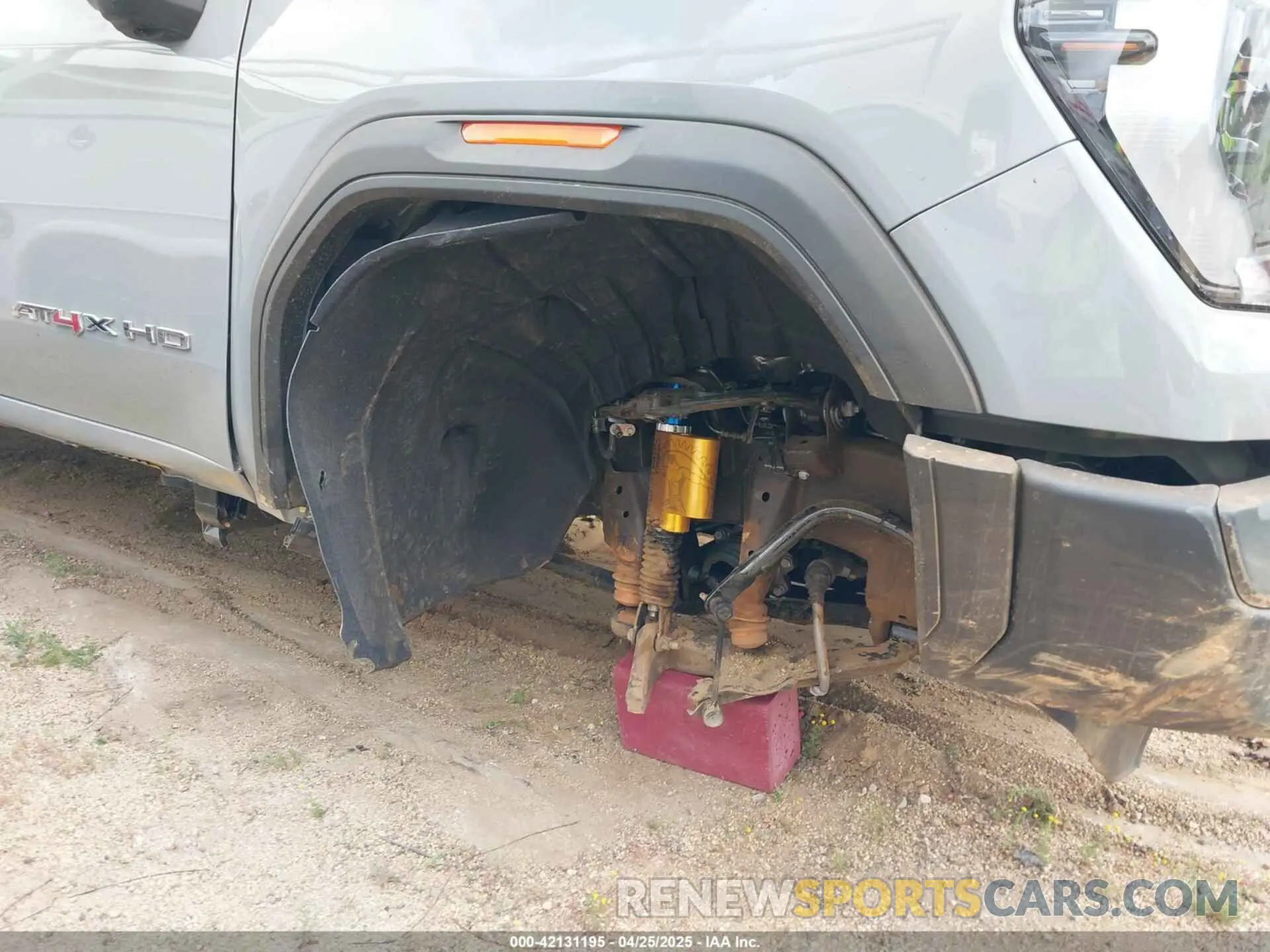 13 fotografías del automóvil dañado 1GT4UZEY7SF262090 GMC SIERRA 2500HD 2025