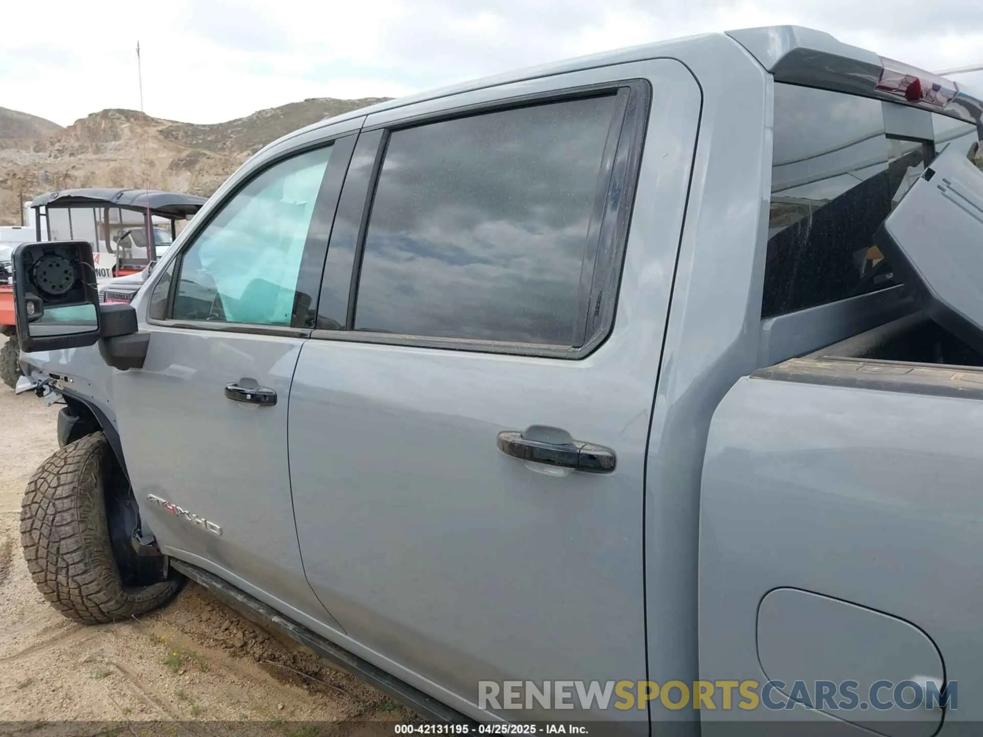 18 fotografías del automóvil dañado 1GT4UZEY7SF262090 GMC SIERRA 2500HD 2025