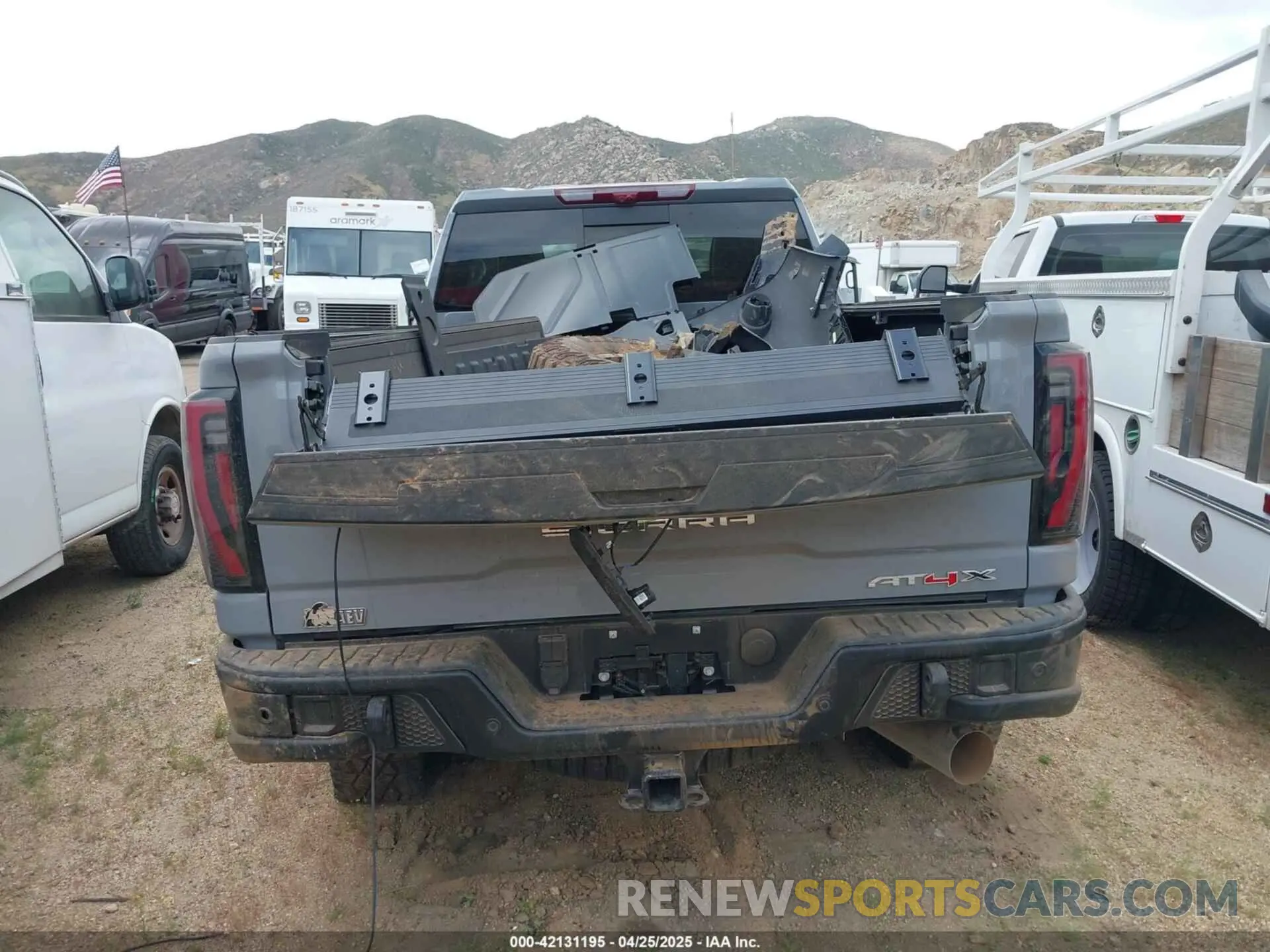19 fotografías del automóvil dañado 1GT4UZEY7SF262090 GMC SIERRA 2500HD 2025