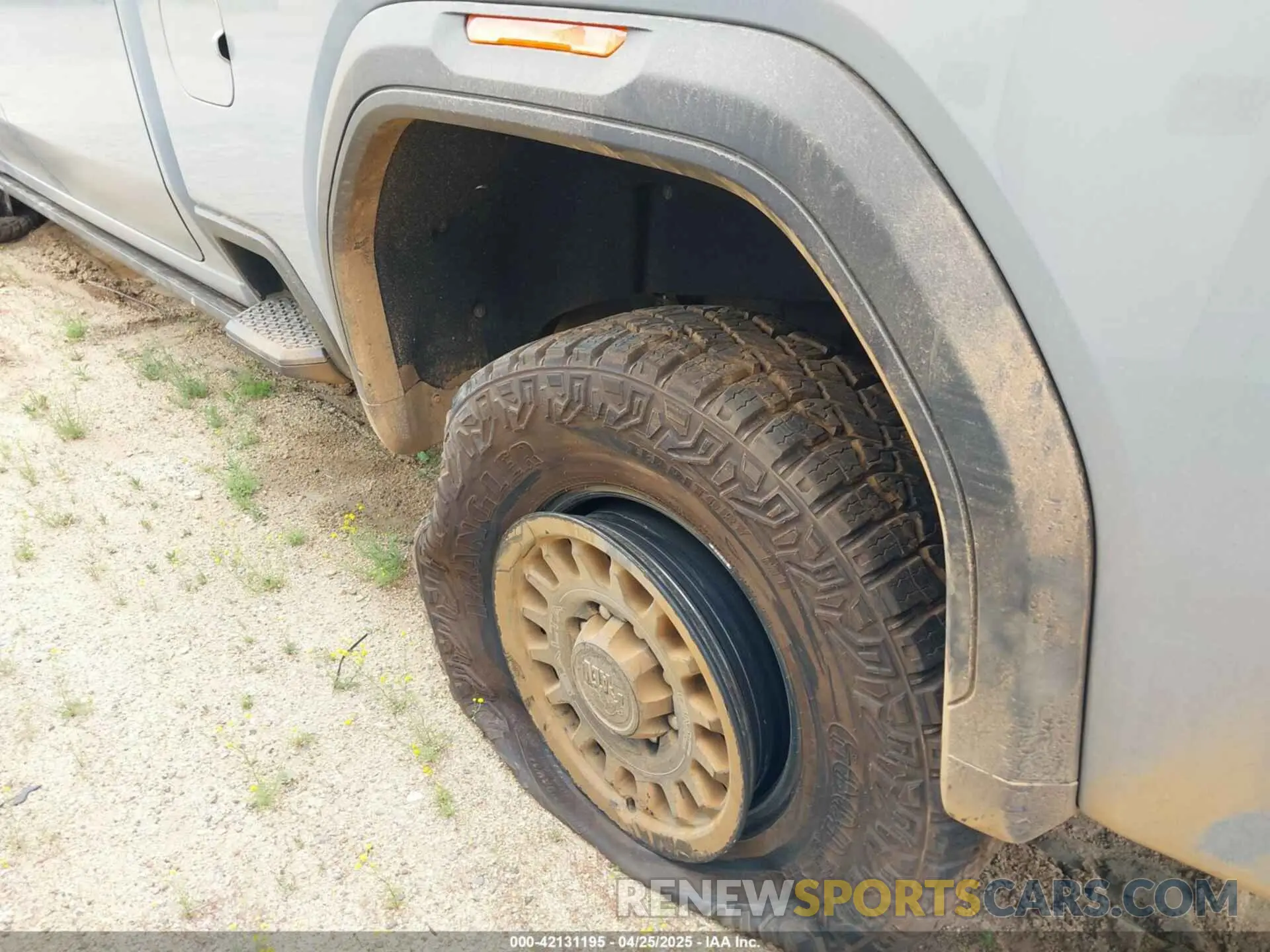 20 fotografías del automóvil dañado 1GT4UZEY7SF262090 GMC SIERRA 2500HD 2025