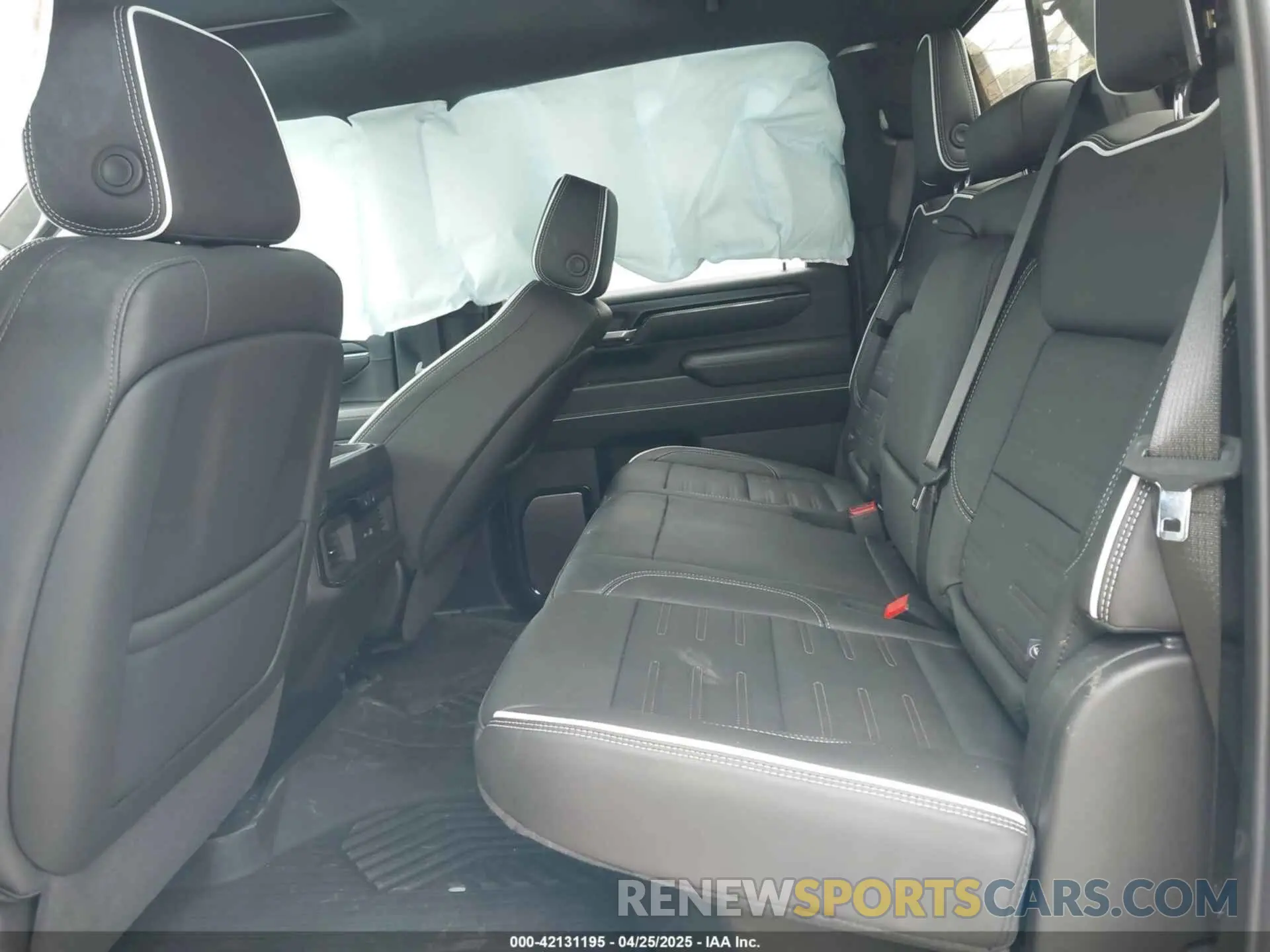 6 fotografías del automóvil dañado 1GT4UZEY7SF262090 GMC SIERRA 2500HD 2025