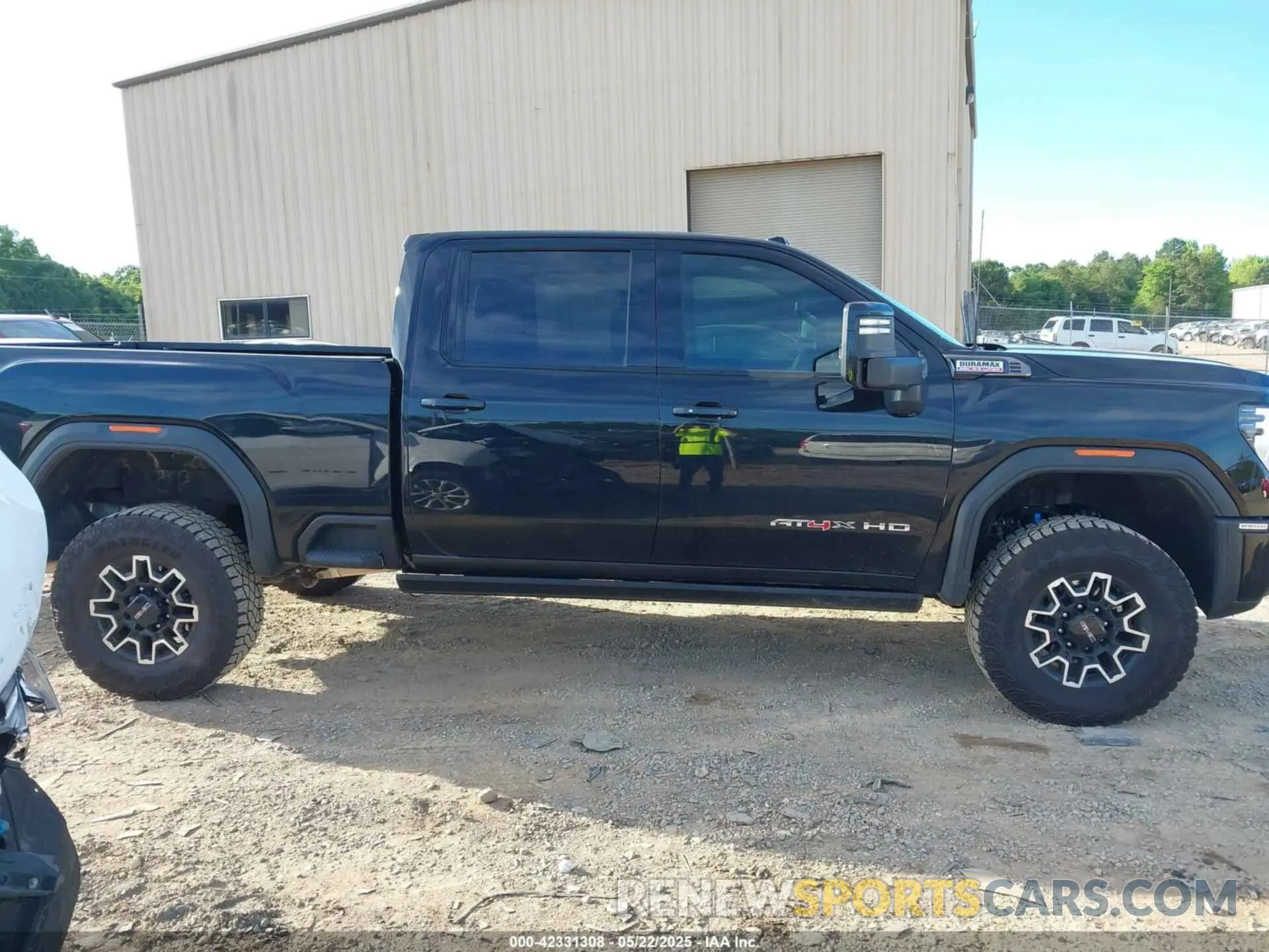 13 fotografías del automóvil dañado 1GT4UZEY9SF229558 GMC SIERRA 2500HD 2025
