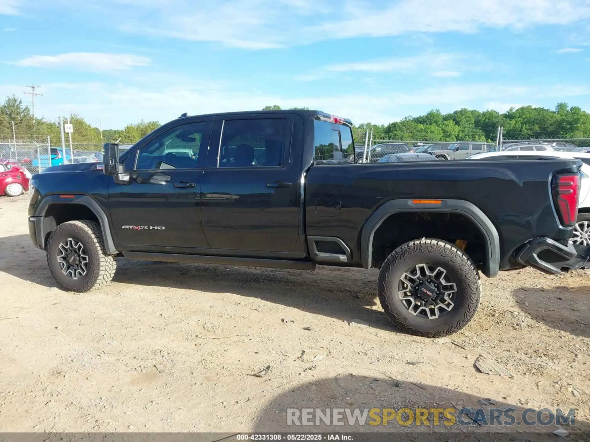 14 fotografías del automóvil dañado 1GT4UZEY9SF229558 GMC SIERRA 2500HD 2025
