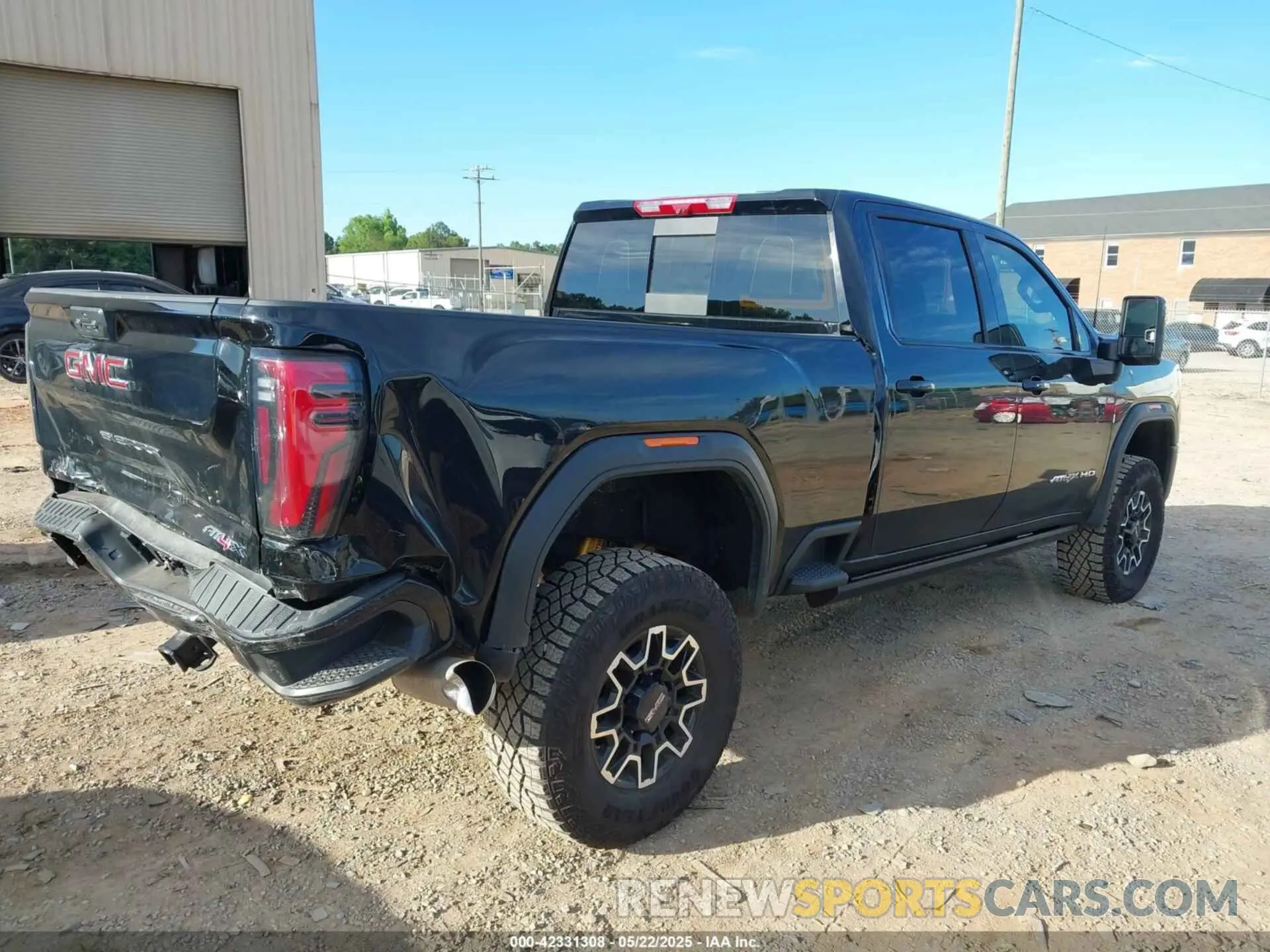 4 fotografías del automóvil dañado 1GT4UZEY9SF229558 GMC SIERRA 2500HD 2025