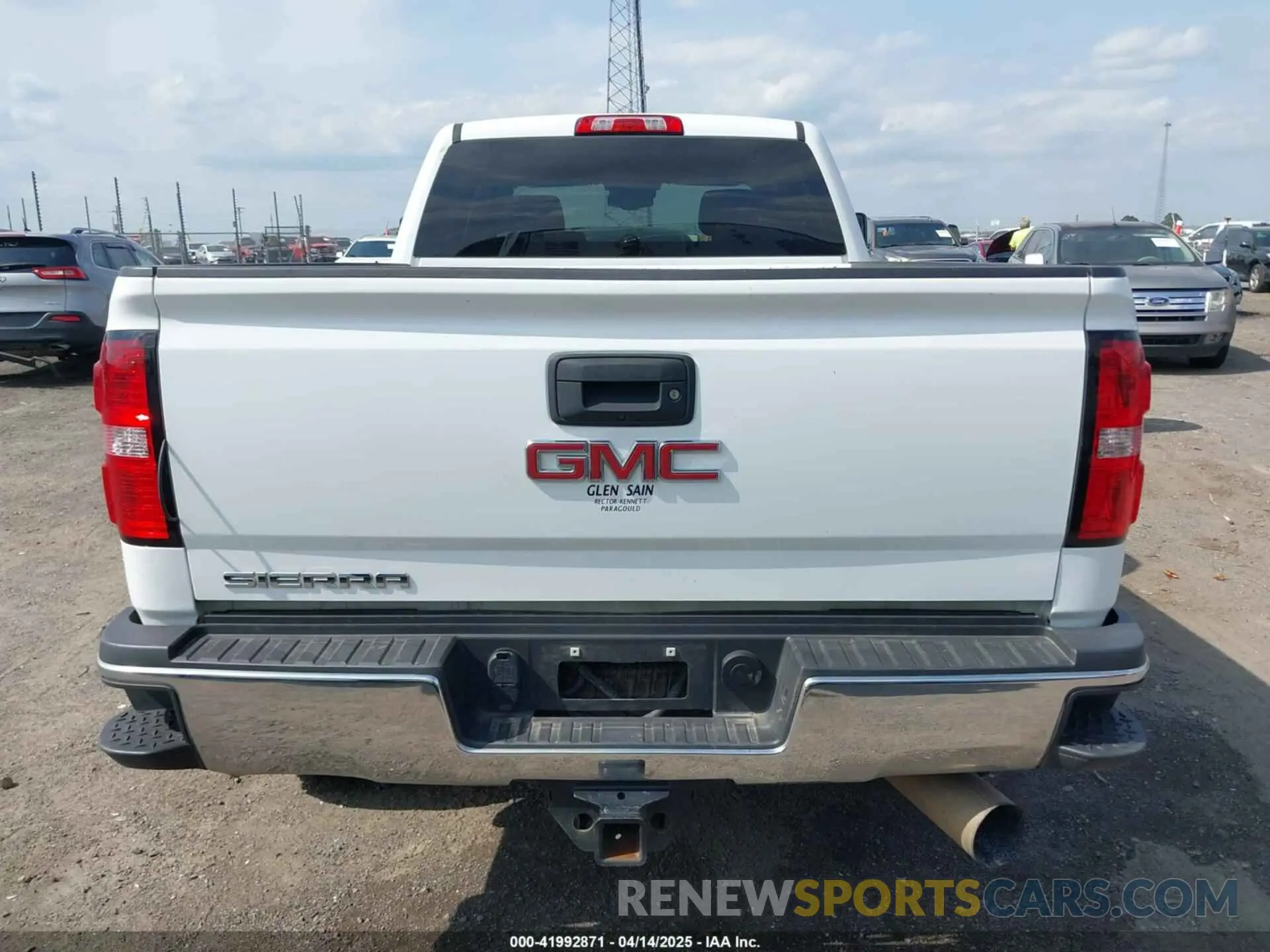 8 fotografías del automóvil dañado 1GT42TCY5KF179831 GMC SIERRA 3500HD 2019