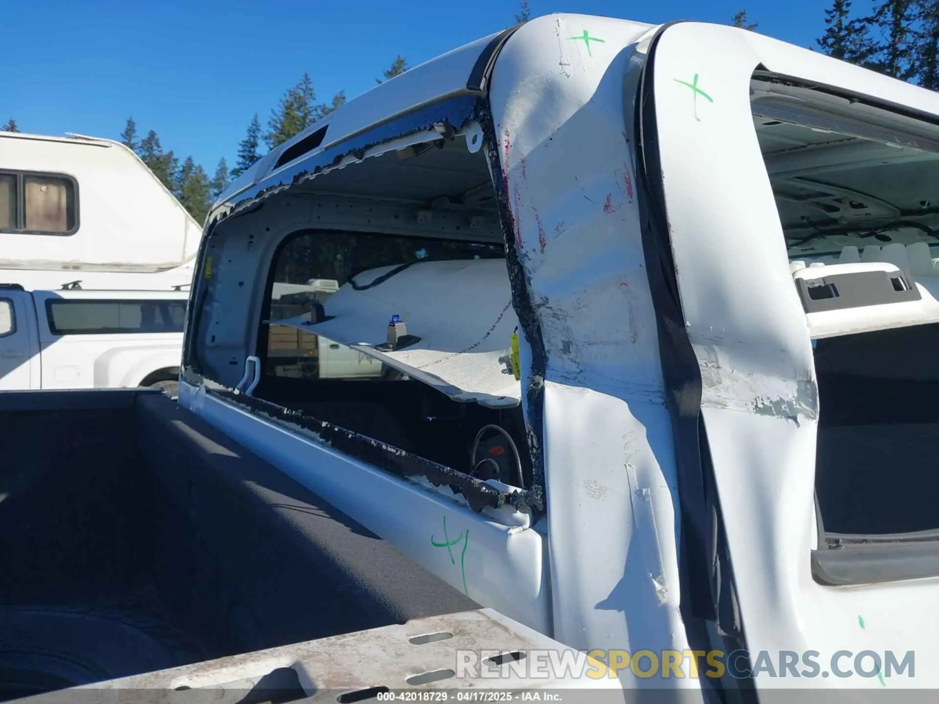 11 fotografías del automóvil dañado 1GT42TCYXKF229445 GMC SIERRA 3500HD 2019
