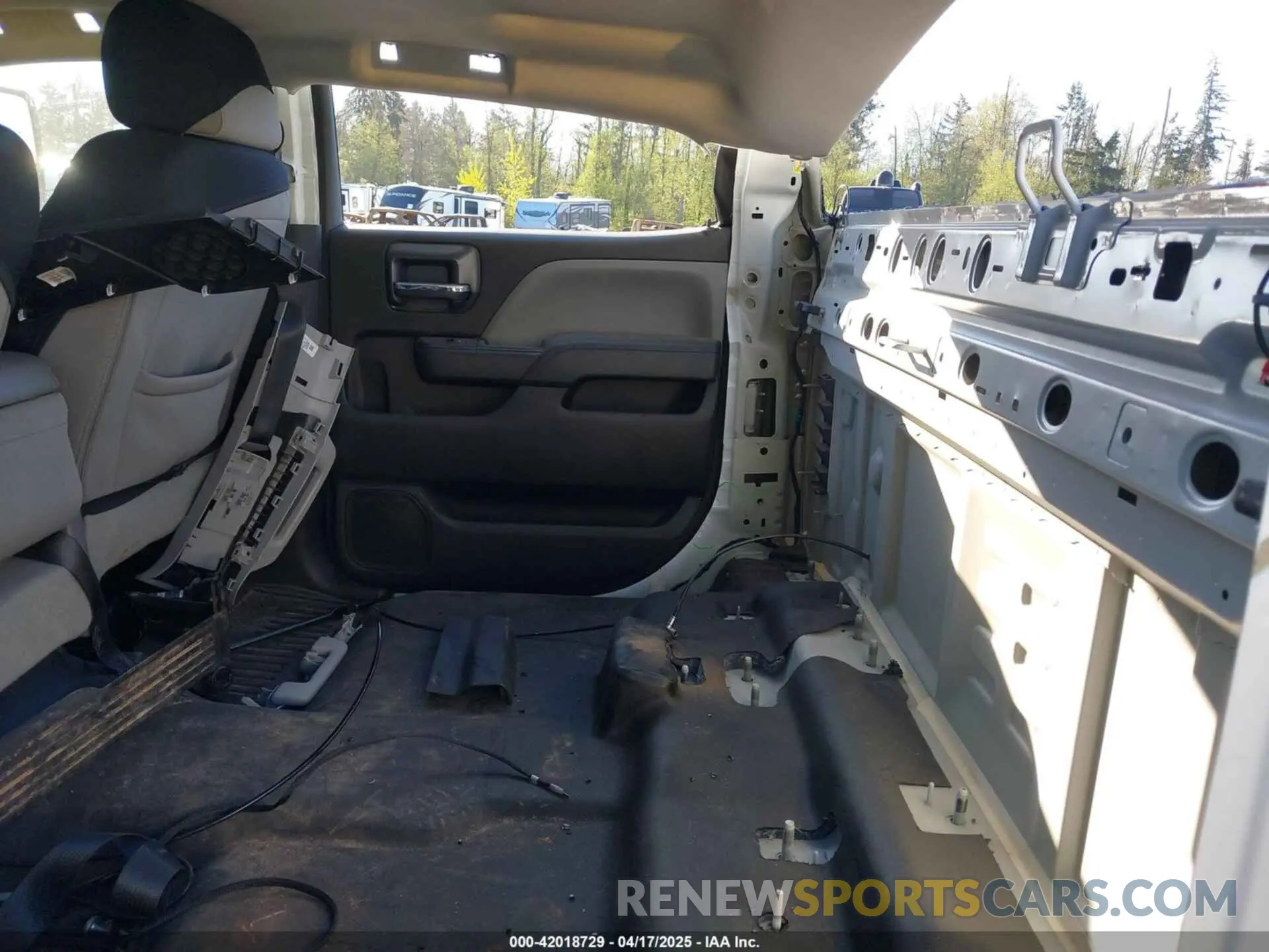 7 fotografías del automóvil dañado 1GT42TCYXKF229445 GMC SIERRA 3500HD 2019