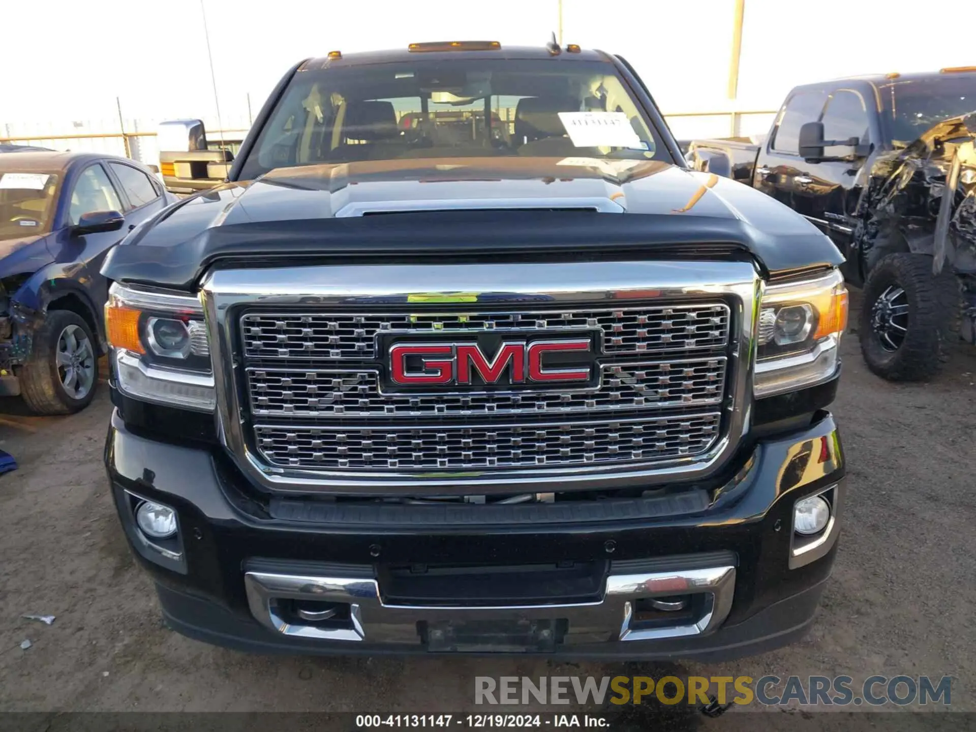 13 fotografías del automóvil dañado 1GT42WEY1KF127191 GMC SIERRA 3500HD 2019